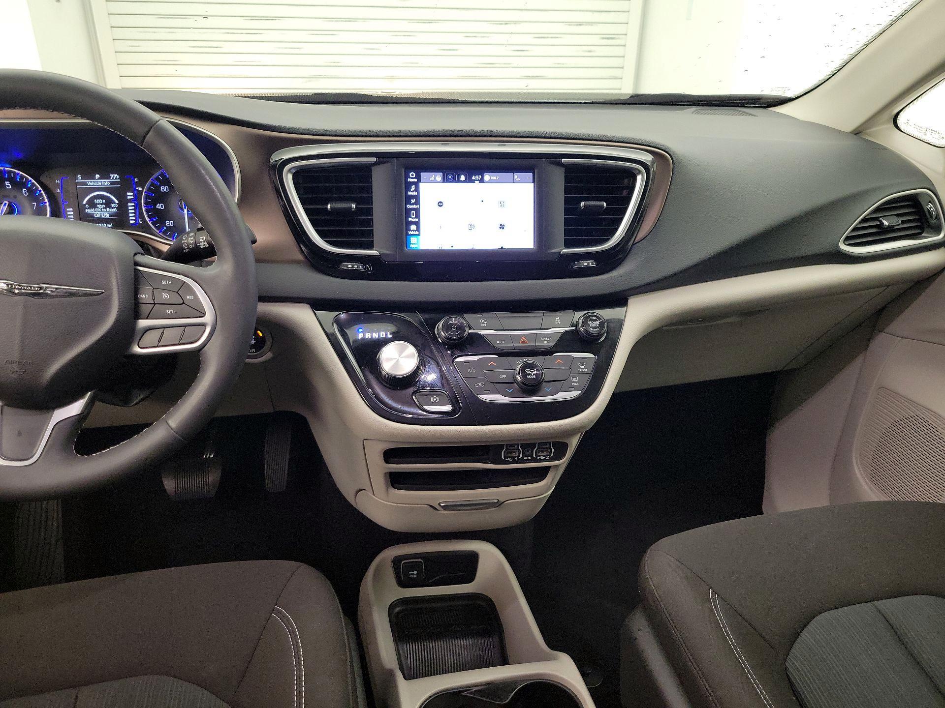 Thumbnail: 2023 Chrysler Voyager - 9