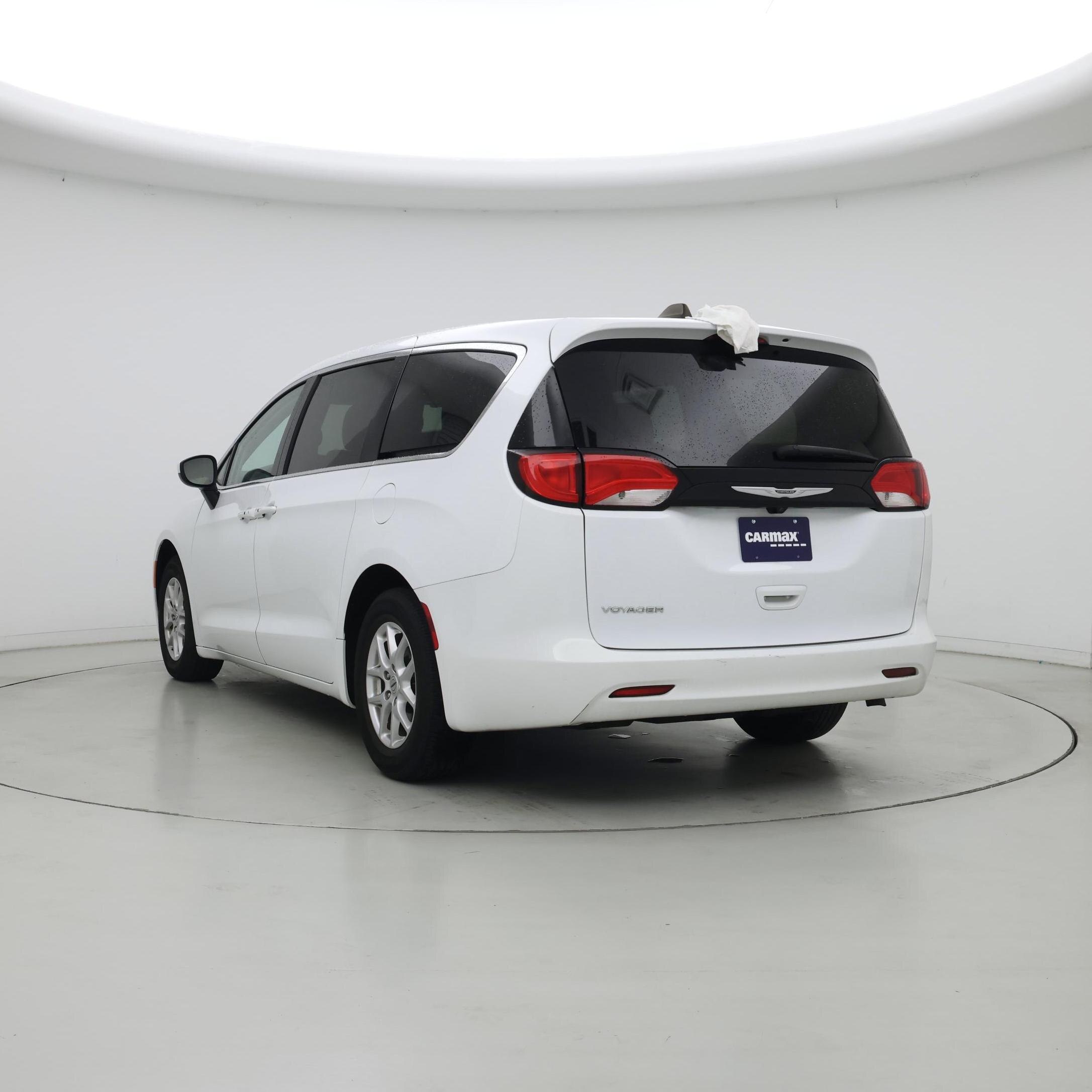 Thumbnail: 2023 Chrysler Voyager - 2
