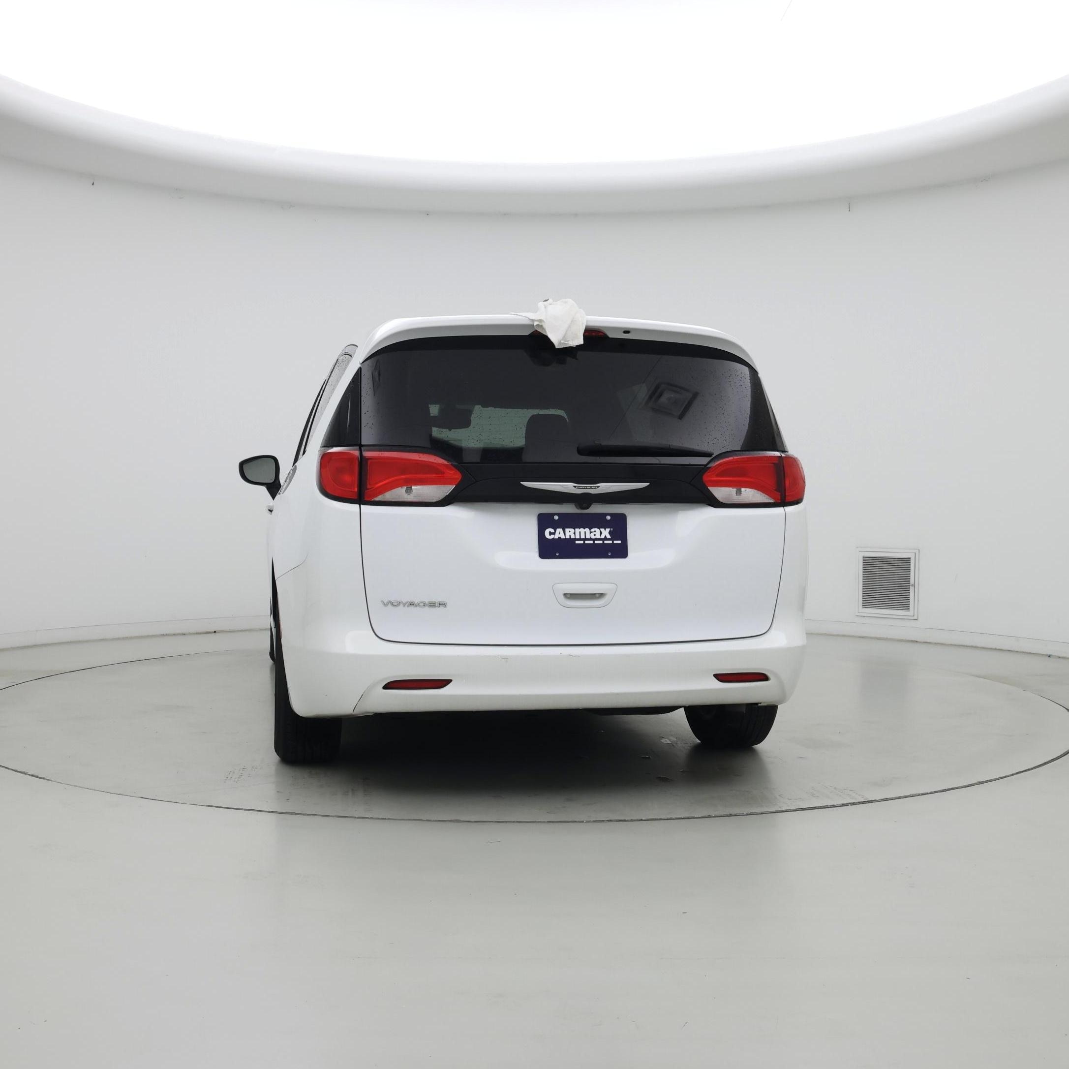 Thumbnail: 2023 Chrysler Voyager - 6