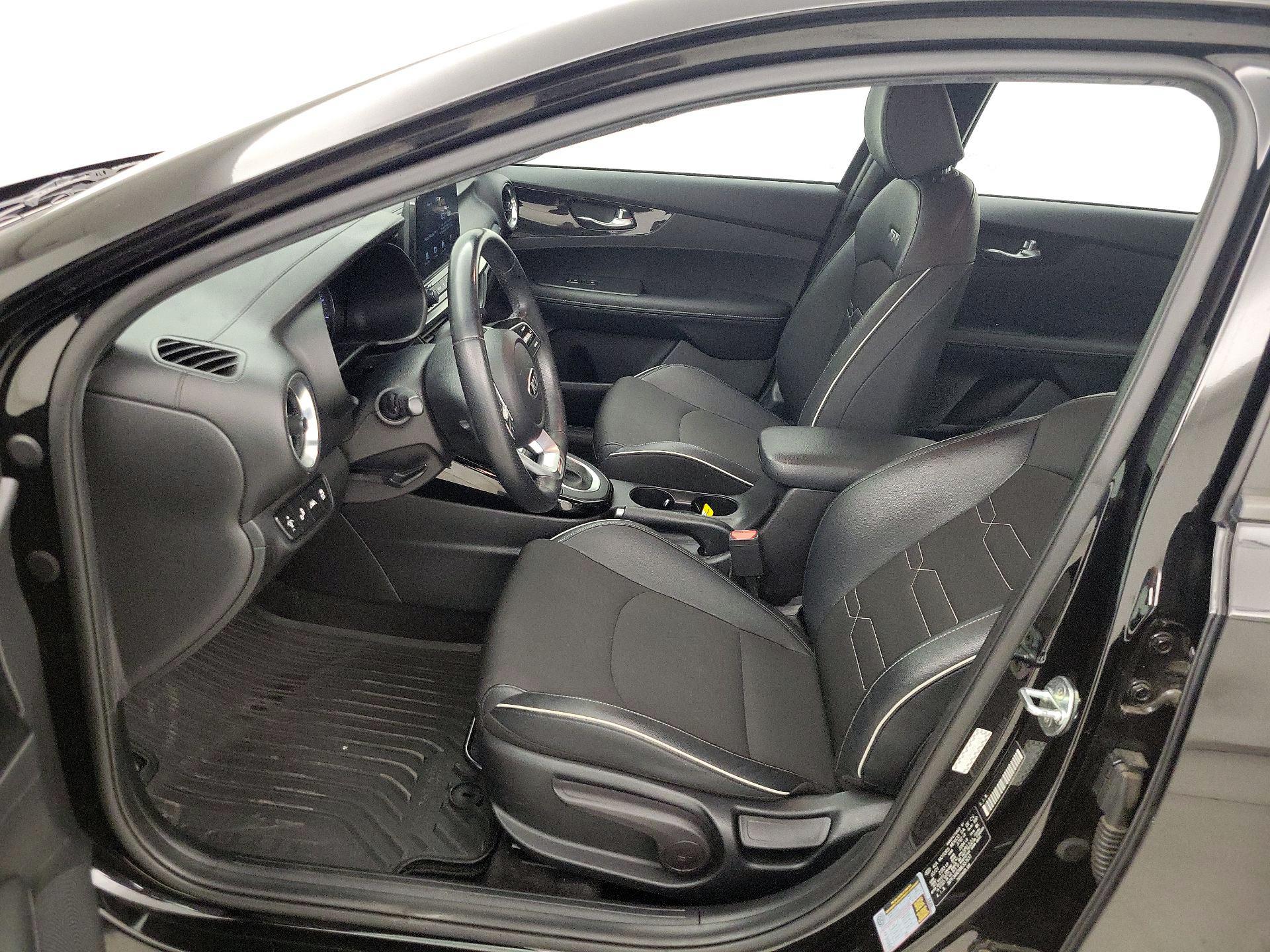Thumbnail: 2021 Kia Forte - 11
