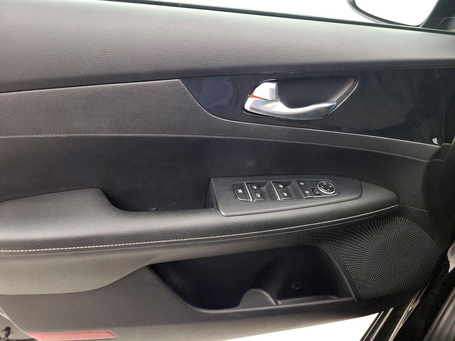 Thumbnail: 2021 Kia Forte - 12