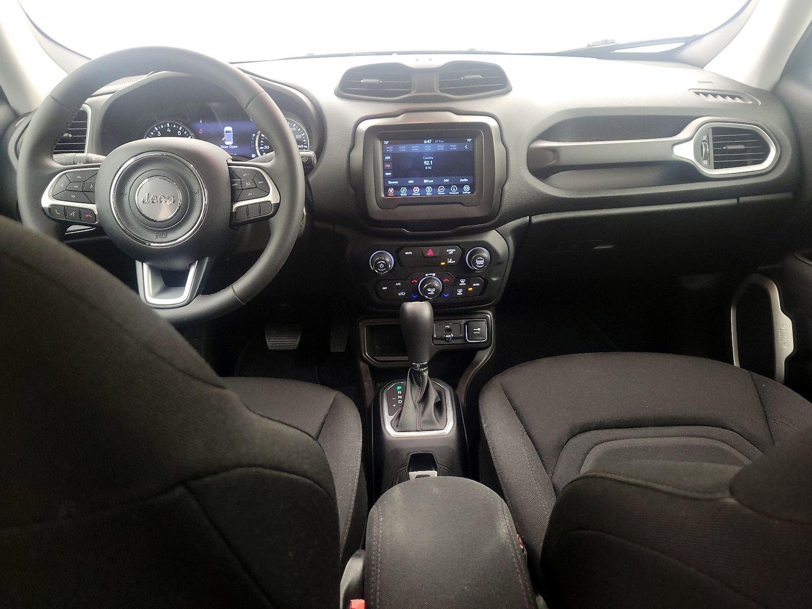2021 Jeep Renegade Latitude - Photo 10
