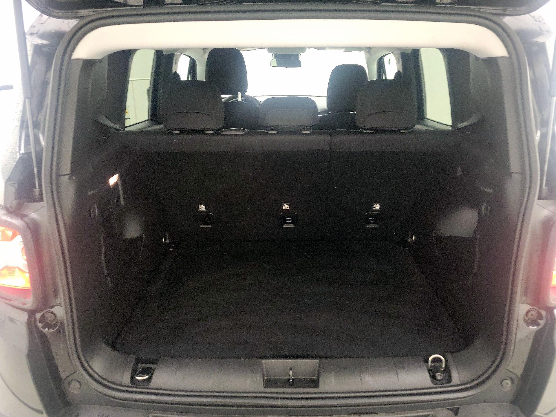 Thumbnail: 2021 Jeep Renegade - 20