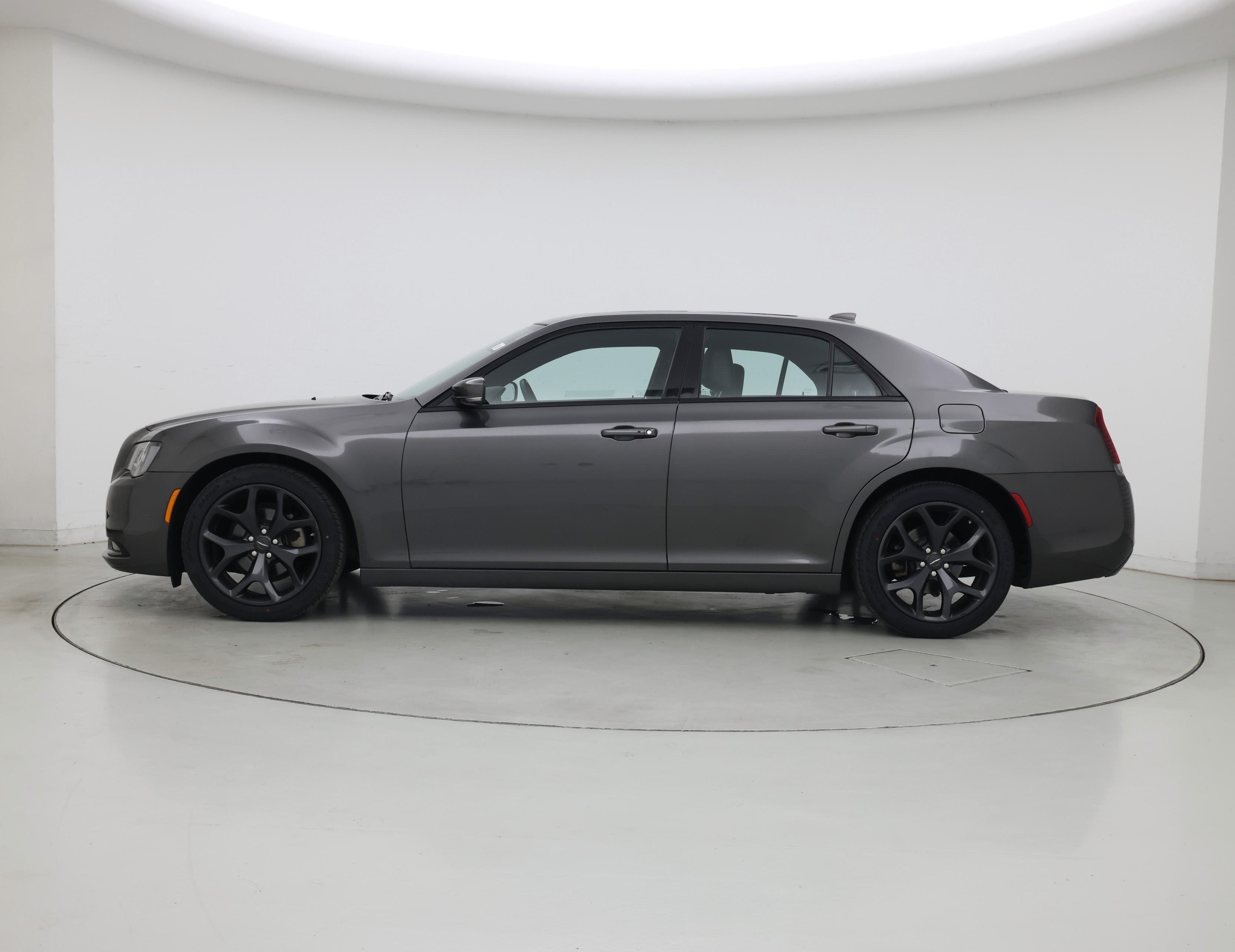 Thumbnail: 2023 Chrysler 300 - 3