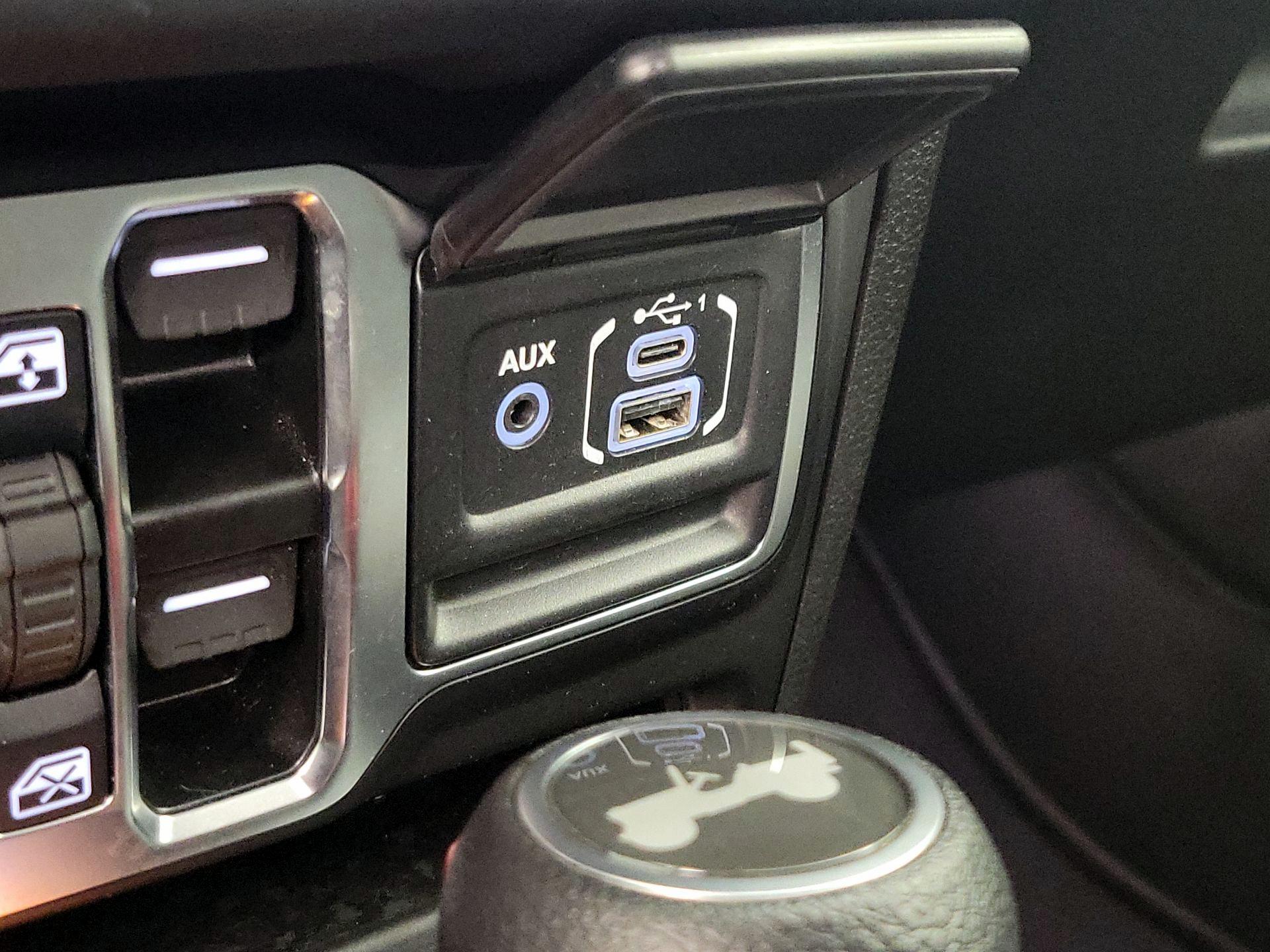Thumbnail: 2025 Jeep Wrangler - 18