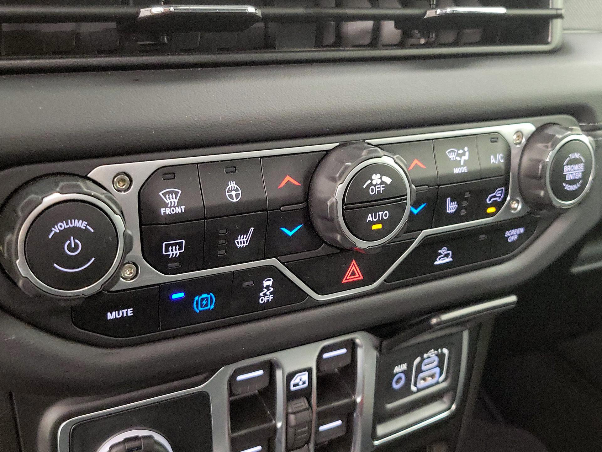 Thumbnail: 2025 Jeep Wrangler - 16