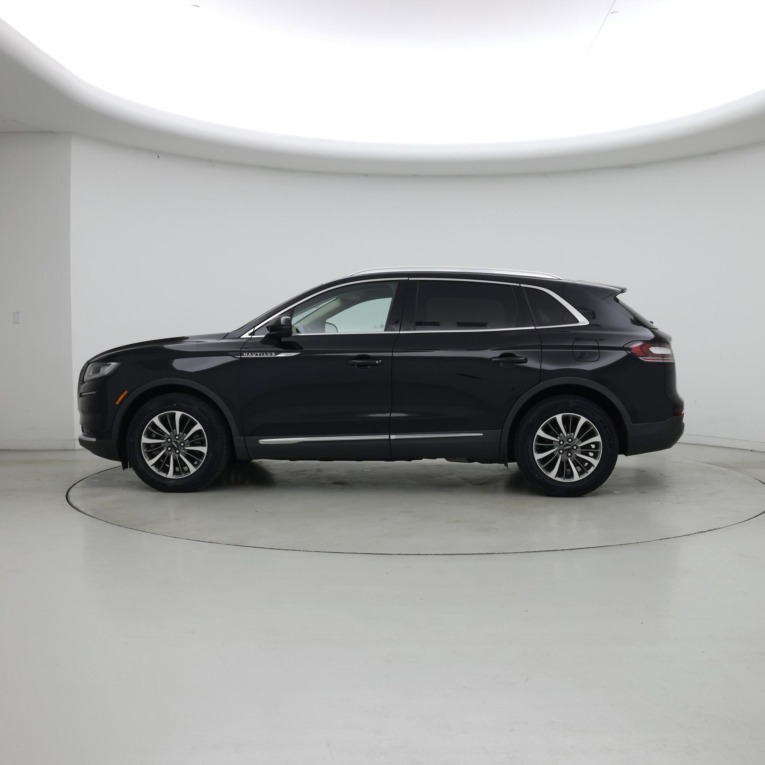 Thumbnail: 2021 Lincoln Nautilus - 3