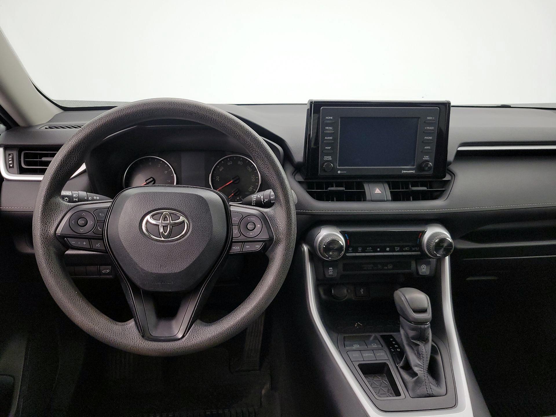 Thumbnail: 2021 Toyota RAV4 - 10