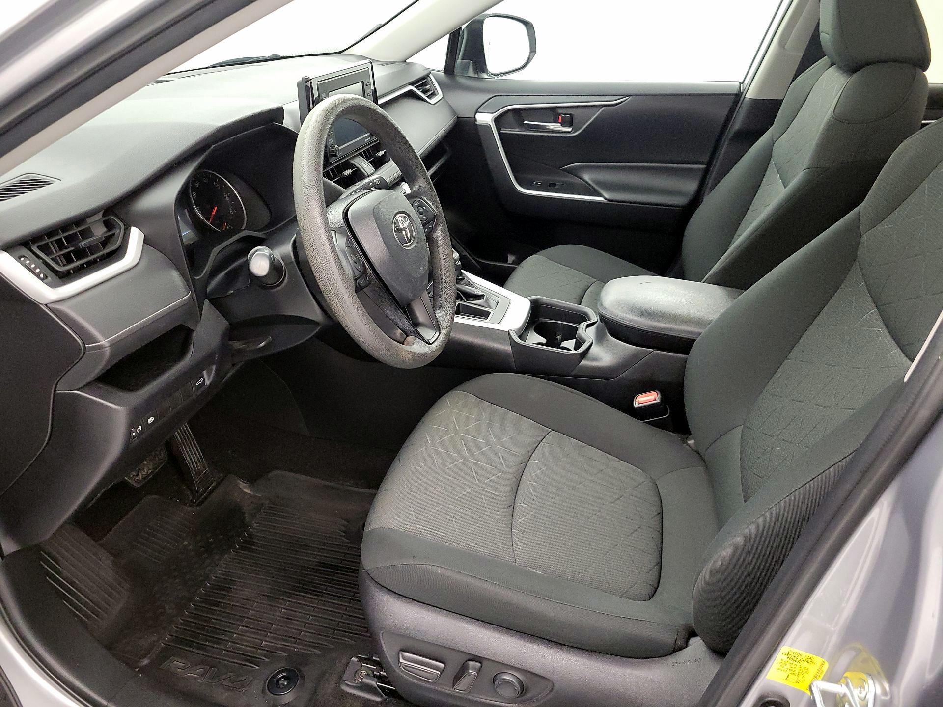Thumbnail: 2021 Toyota RAV4 - 11