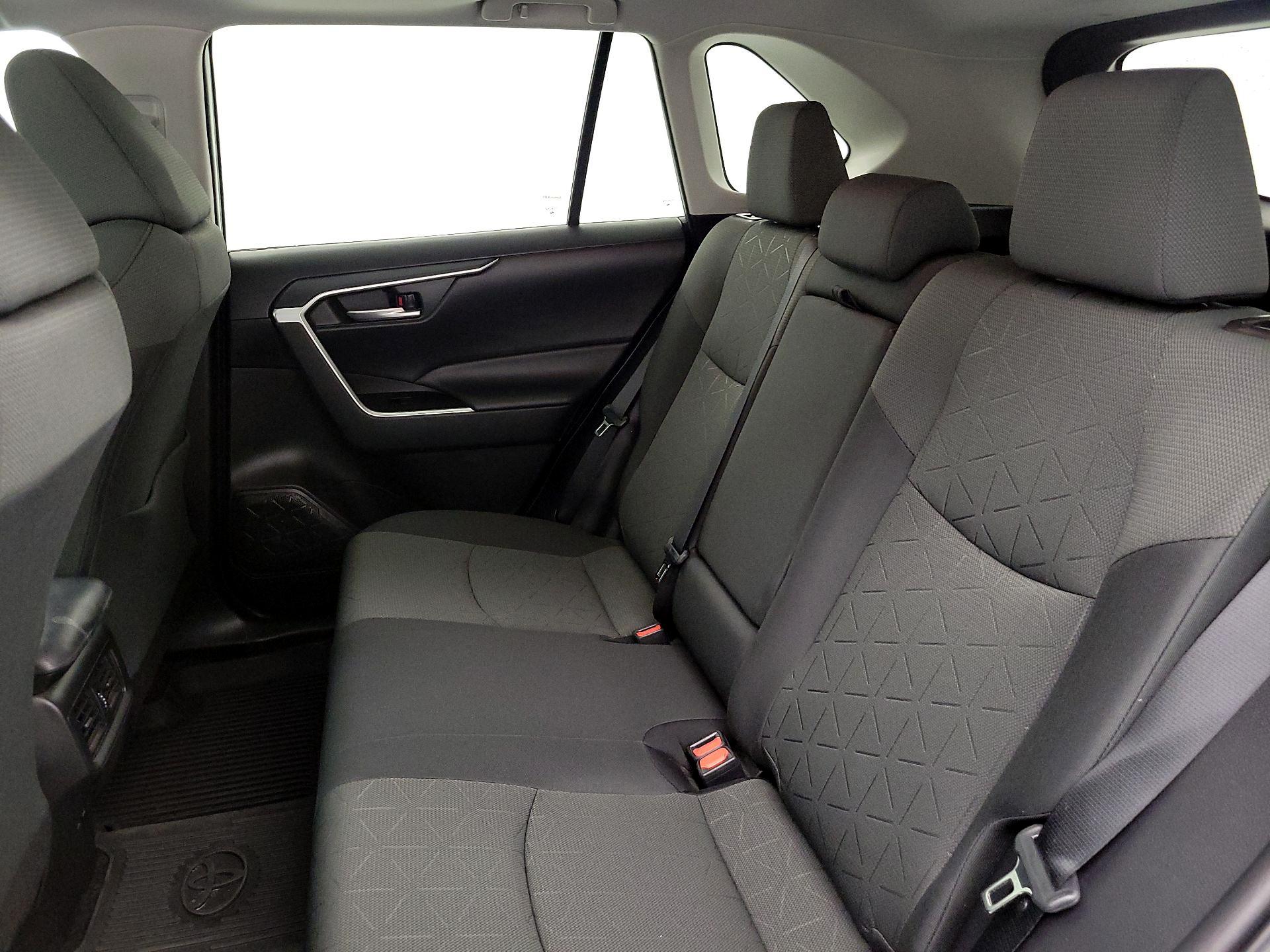 Thumbnail: 2021 Toyota RAV4 - 20