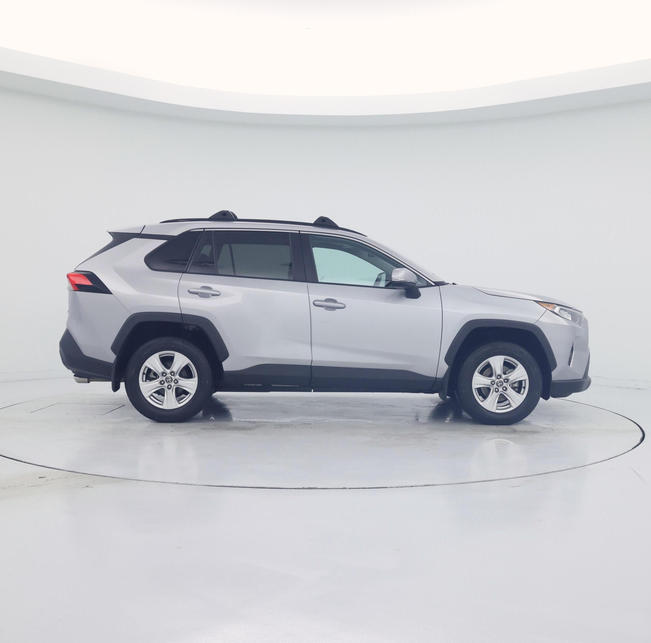 Thumbnail: 2021 Toyota RAV4 - 7
