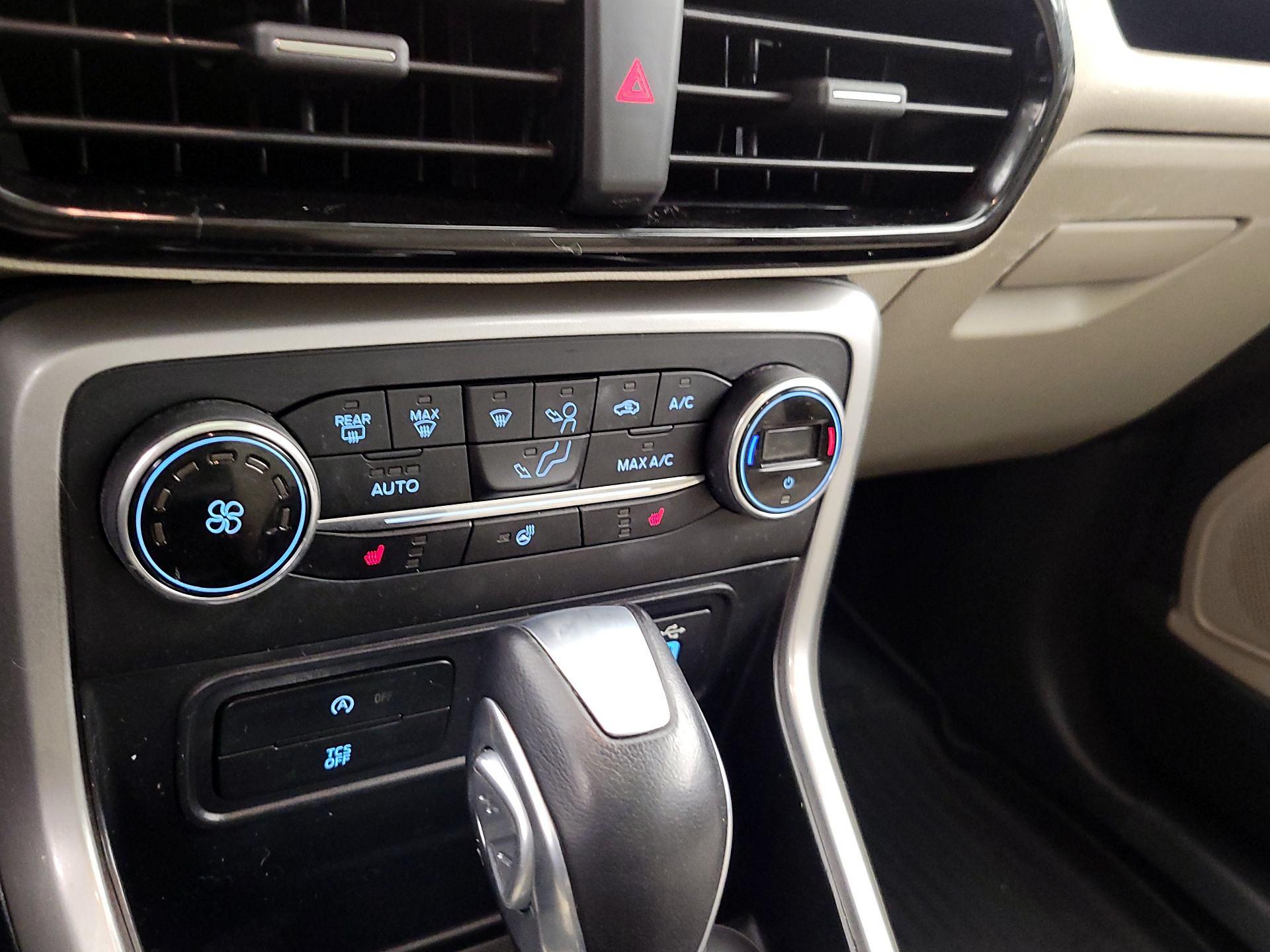 Thumbnail: 2019 Ford EcoSport - 17