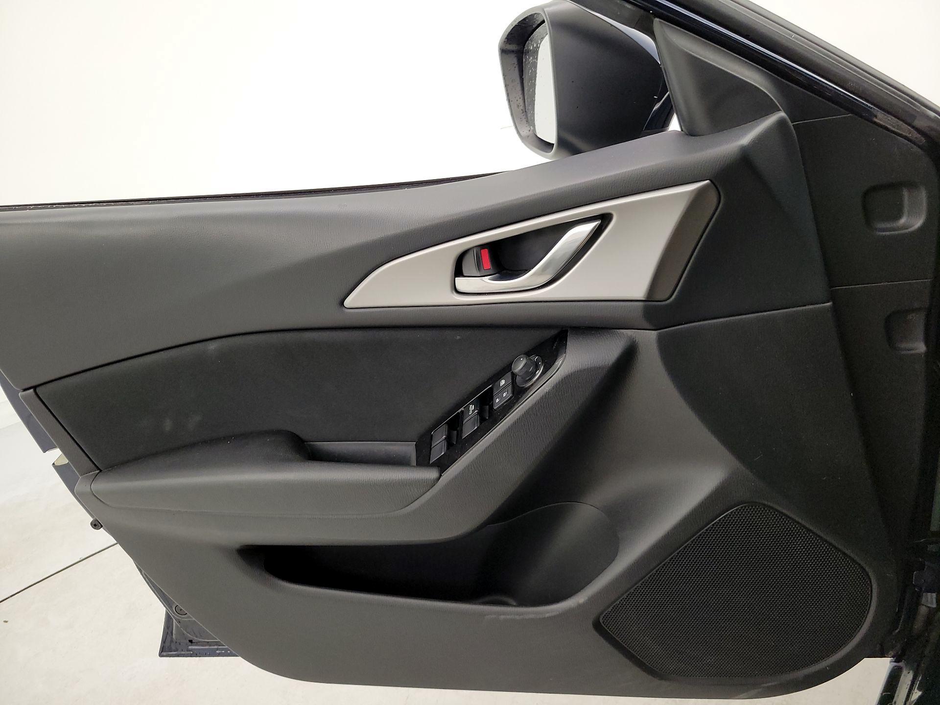 Thumbnail: 2017 Mazda Mazda3 - 12