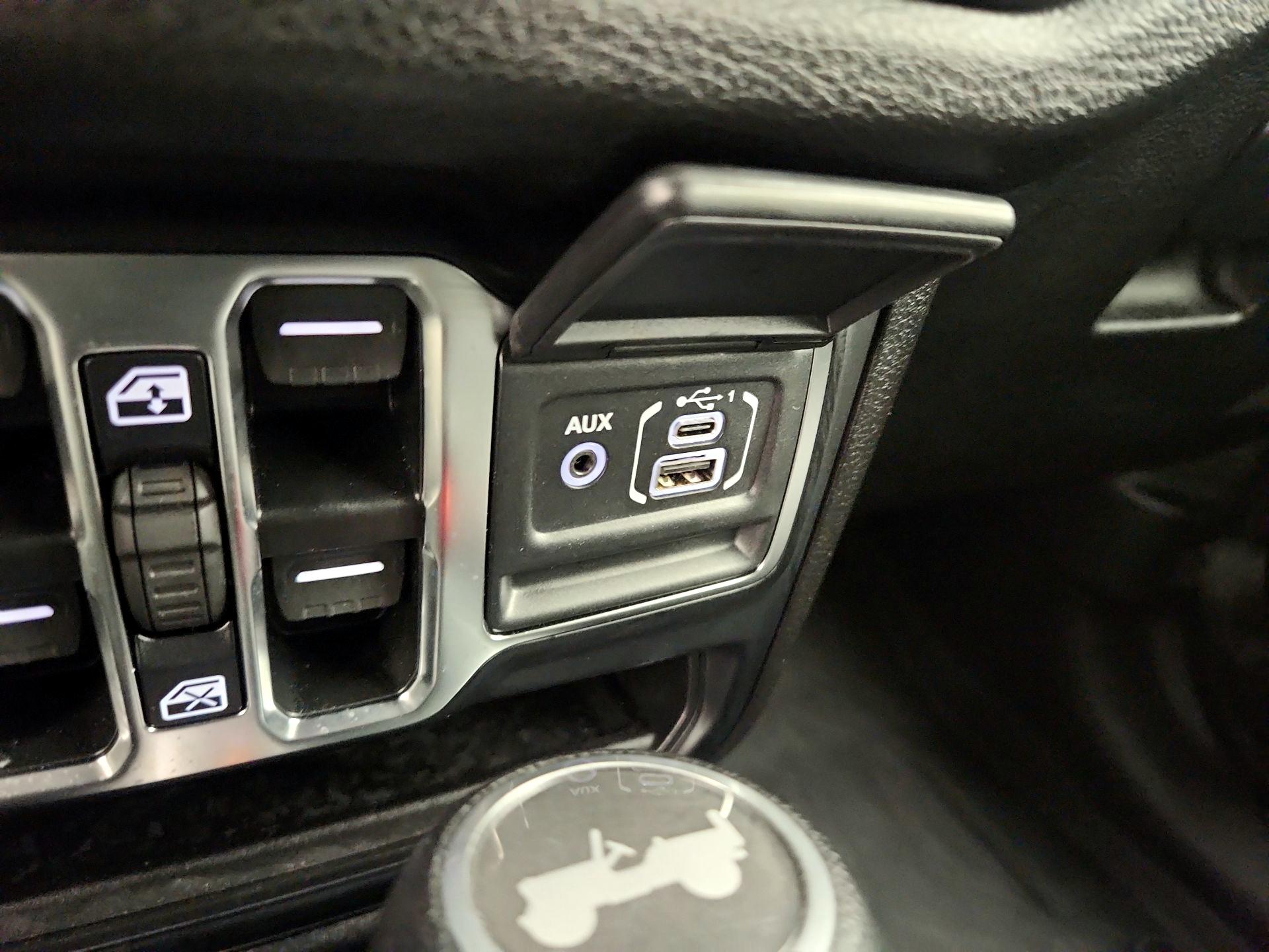 Thumbnail: 2024 Jeep Wrangler - 18