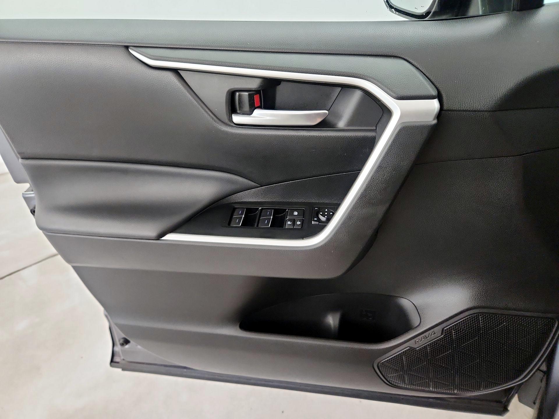 Thumbnail: 2023 Toyota RAV4 - 12