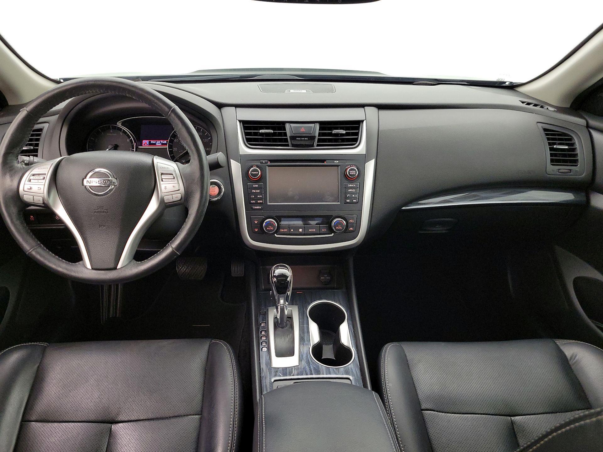 Thumbnail: 2016 Nissan Altima - 9