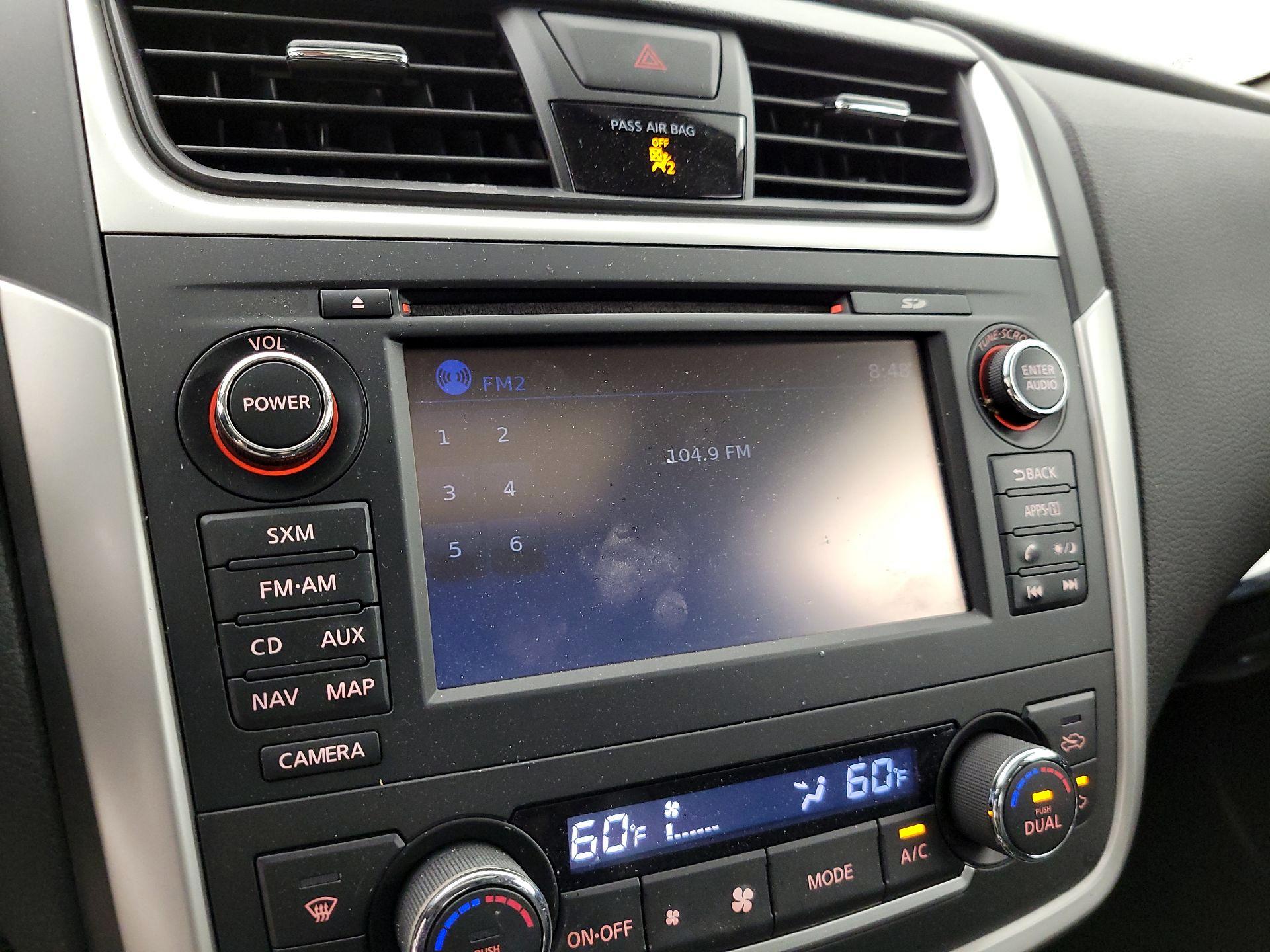 Thumbnail: 2016 Nissan Altima - 16