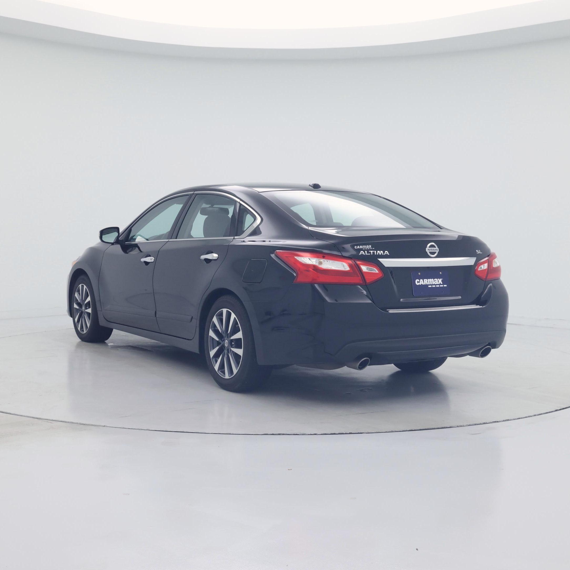 Thumbnail: 2016 Nissan Altima - 2