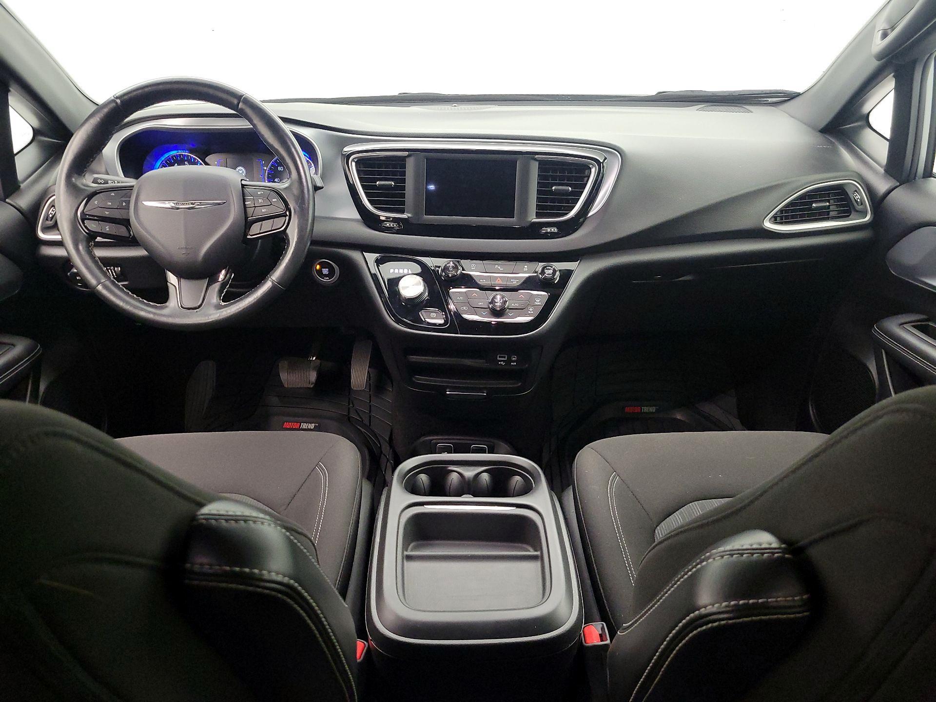 Thumbnail: 2020 Chrysler Pacifica - 9