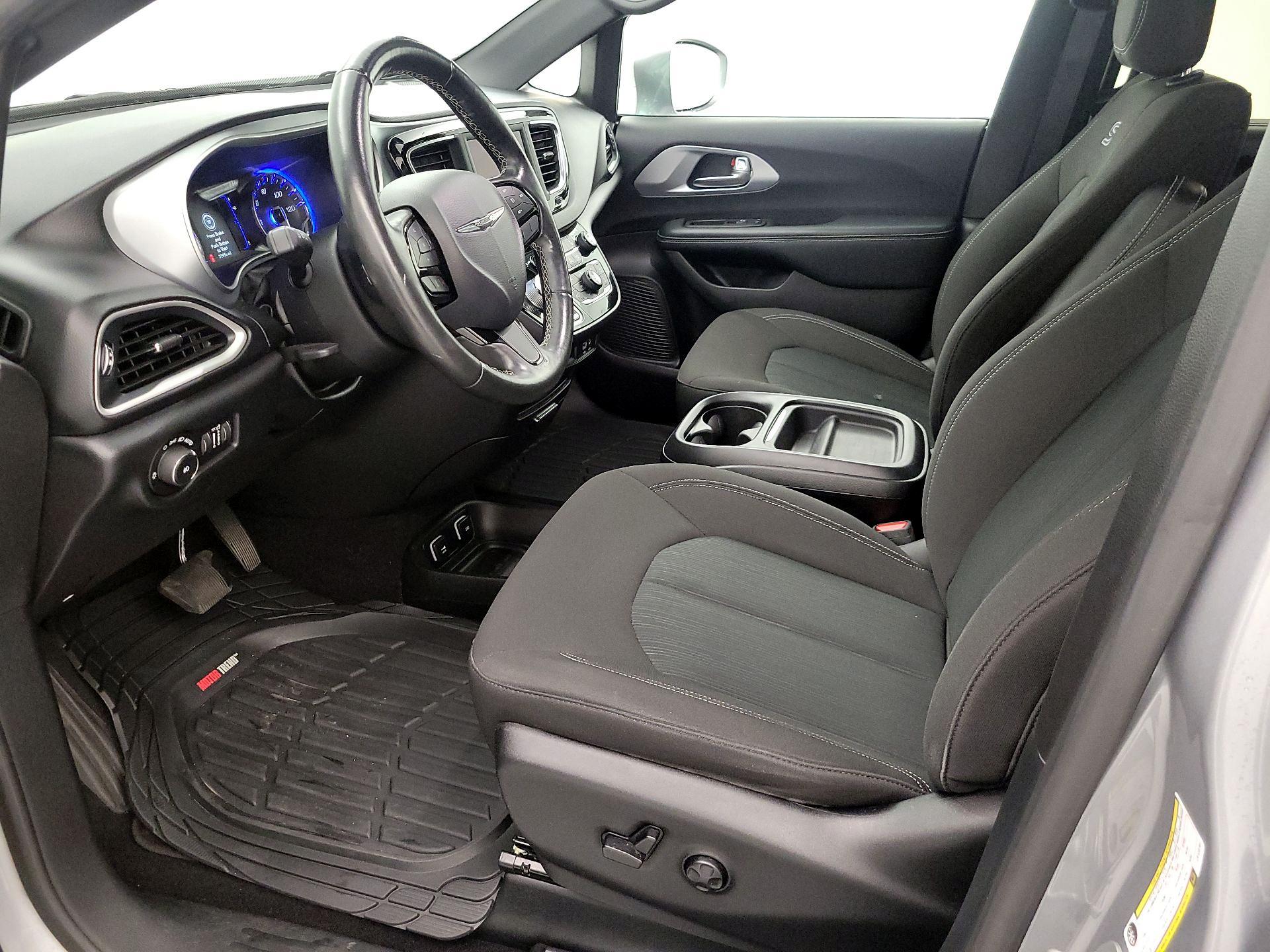 Thumbnail: 2020 Chrysler Pacifica - 11