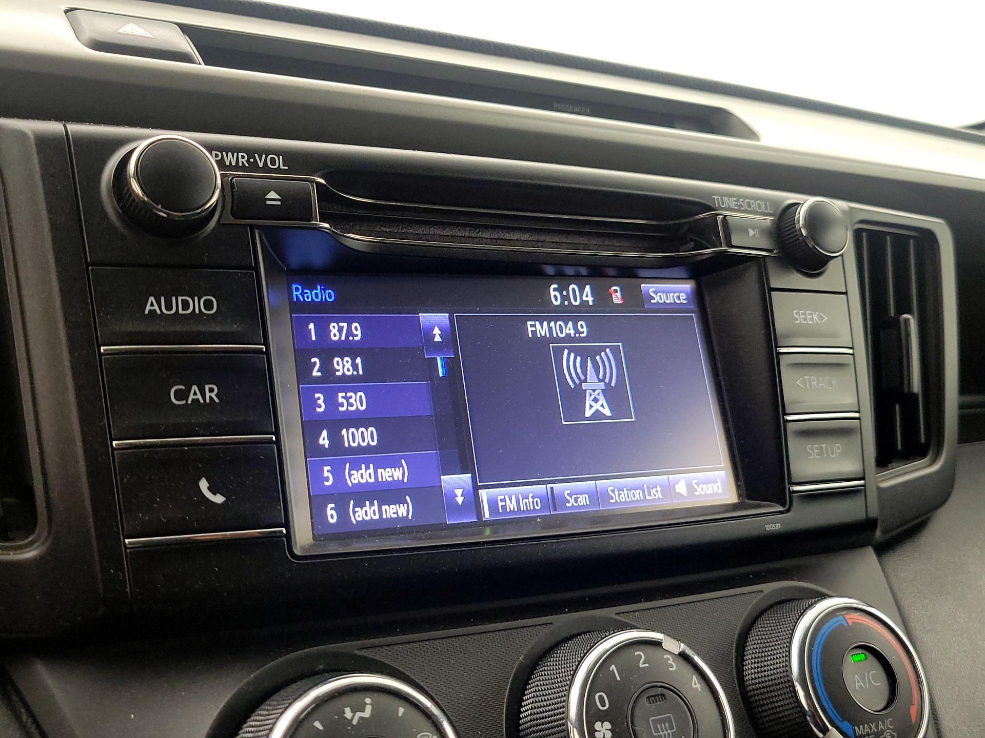 Thumbnail: 2016 Toyota RAV4 - 15