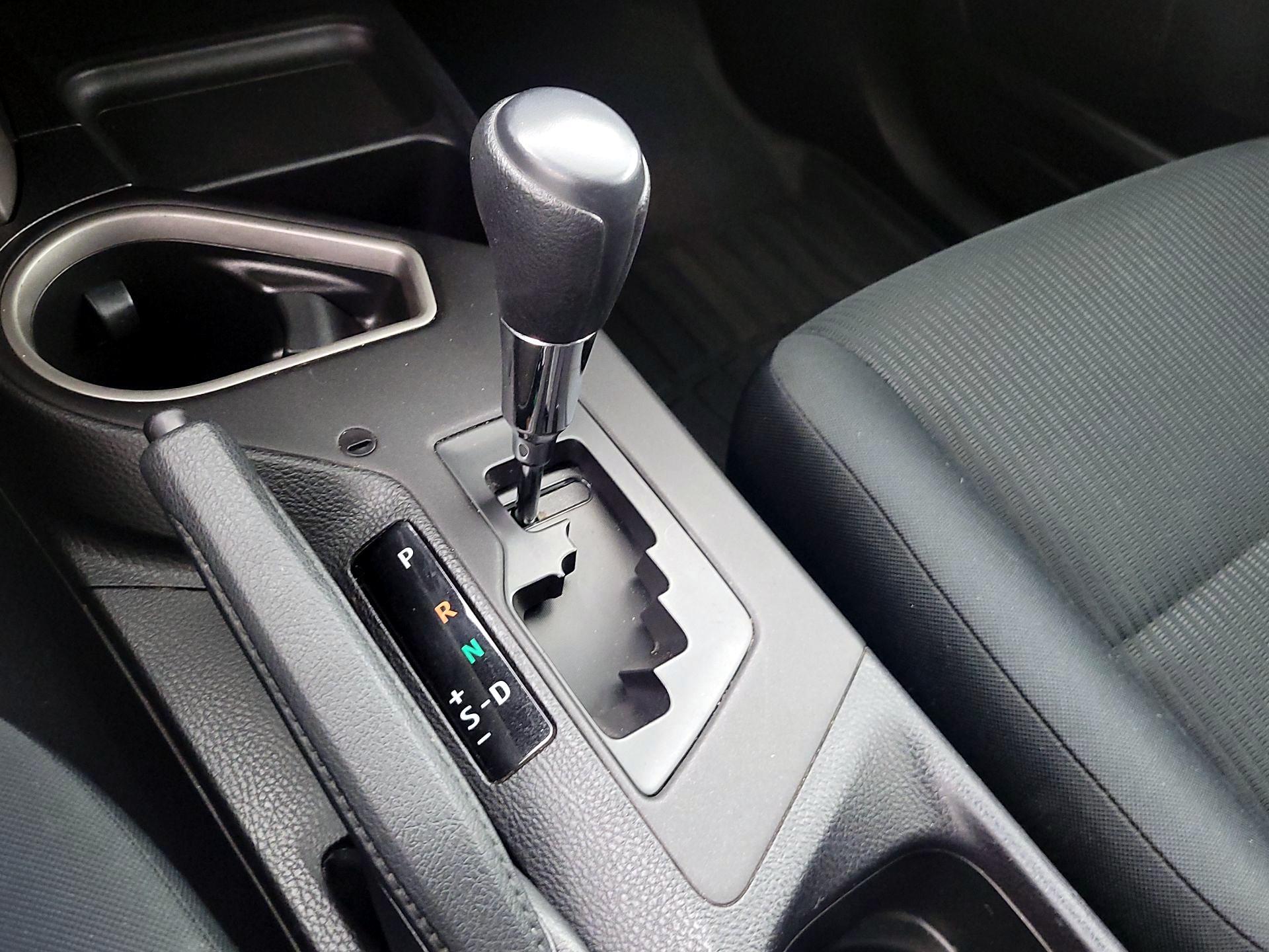 Thumbnail: 2016 Toyota RAV4 - 17