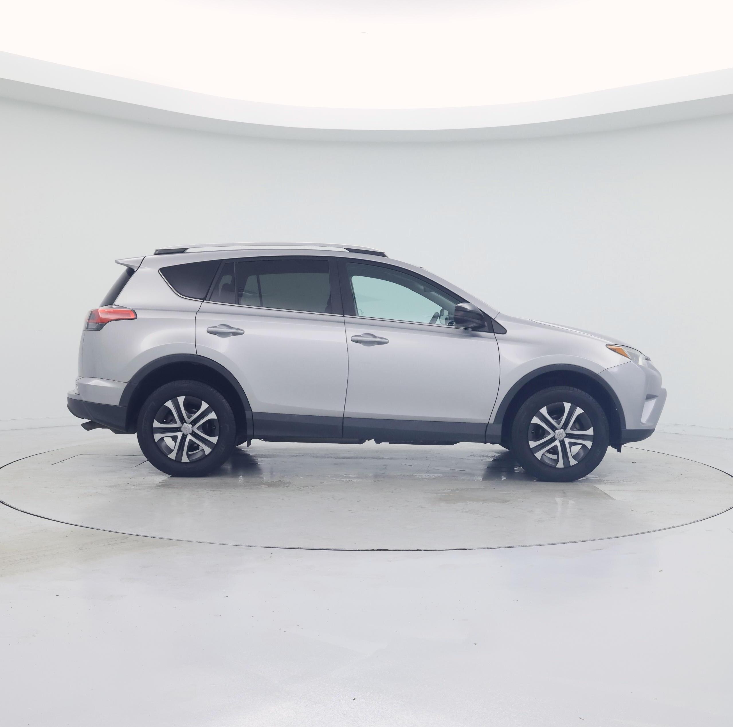 Thumbnail: 2016 Toyota RAV4 - 7