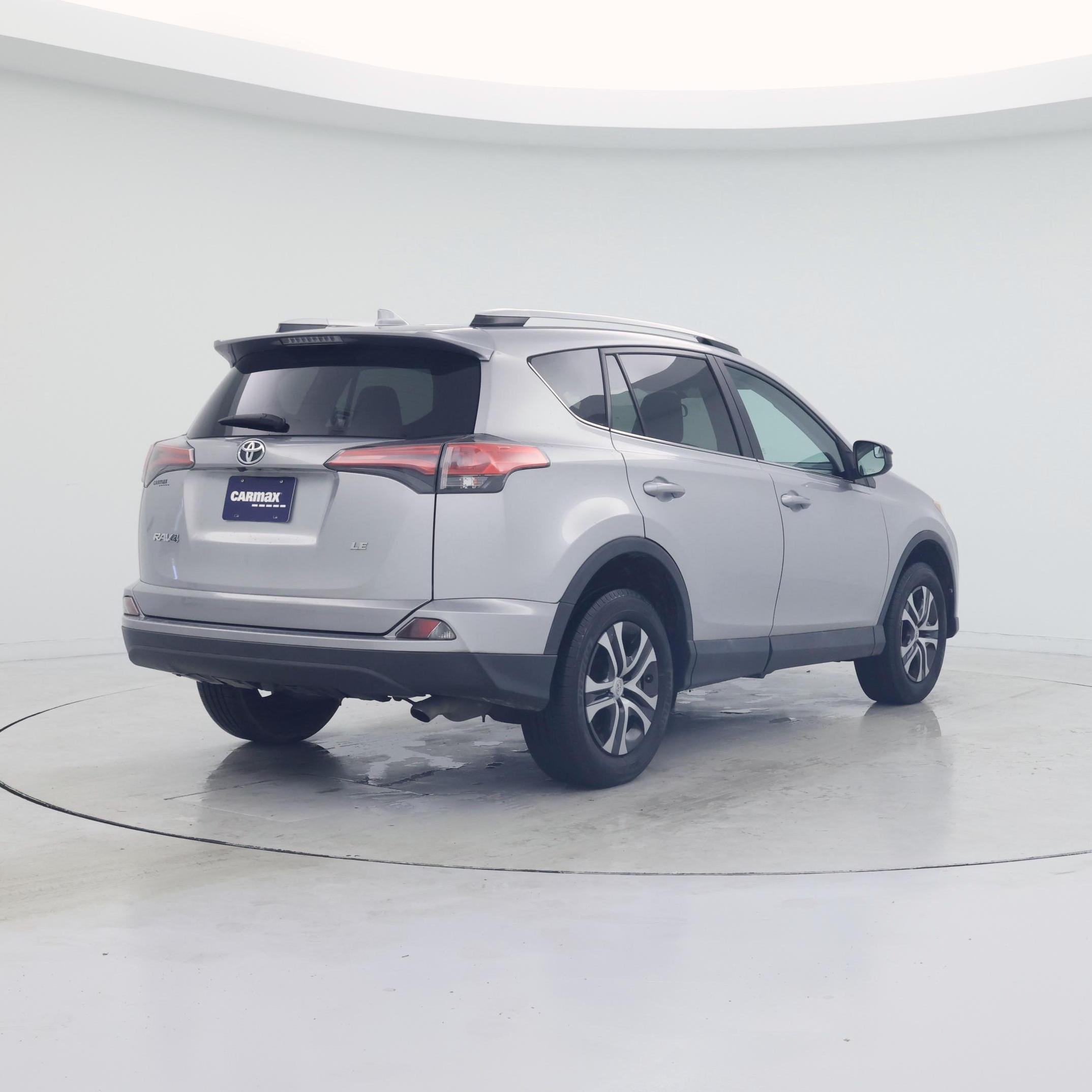 Thumbnail: 2016 Toyota RAV4 - 8