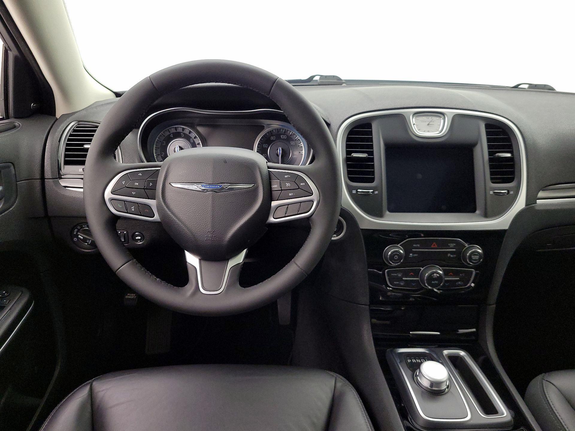 Thumbnail: 2023 Chrysler 300 - 10