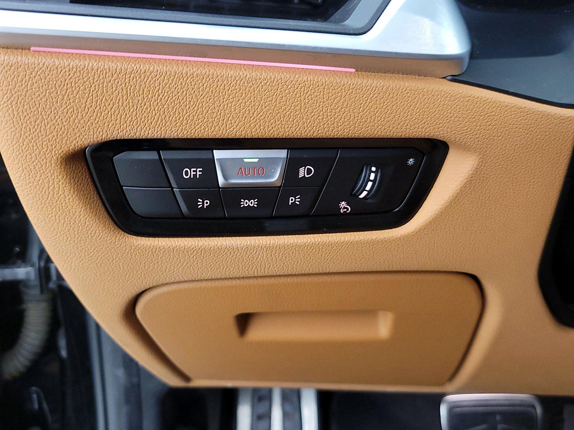 Thumbnail: 2021 BMW 3 Series - 13