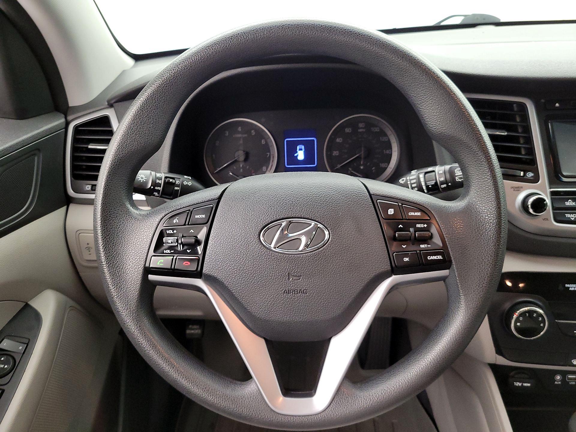 Thumbnail: 2016 Hyundai Tucson - 10
