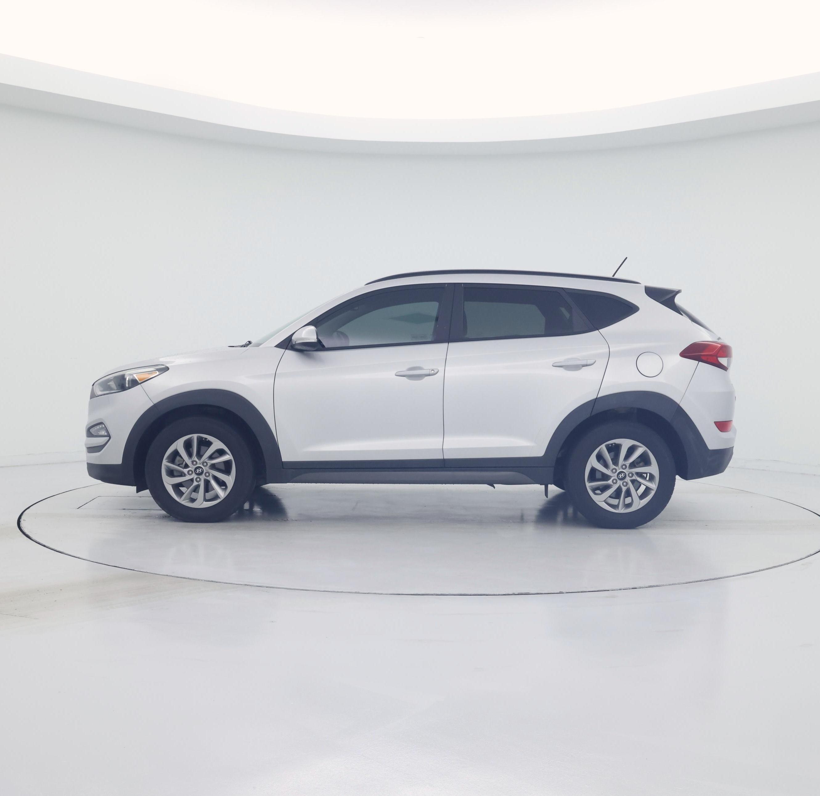 Thumbnail: 2016 Hyundai Tucson - 3