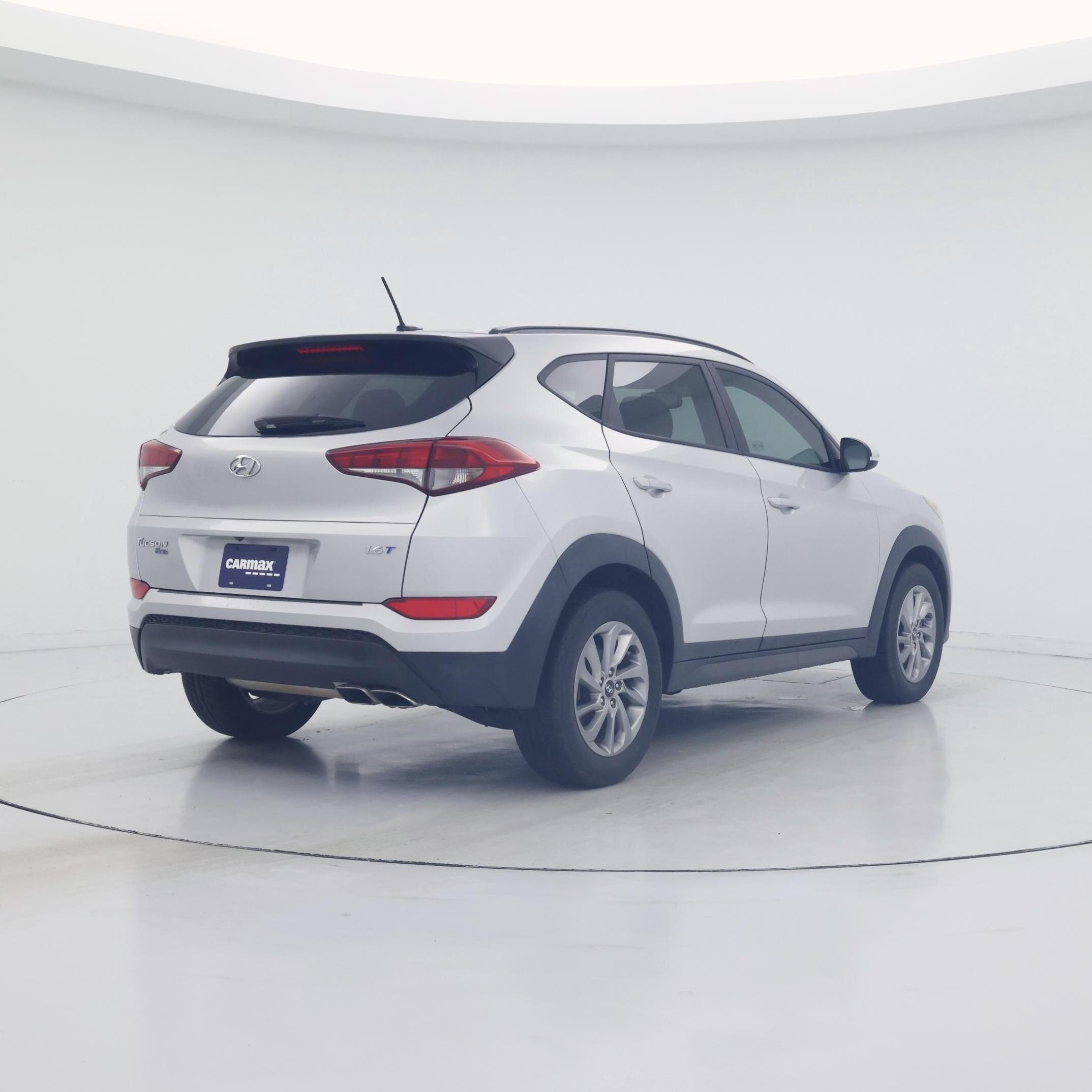 Thumbnail: 2016 Hyundai Tucson - 8