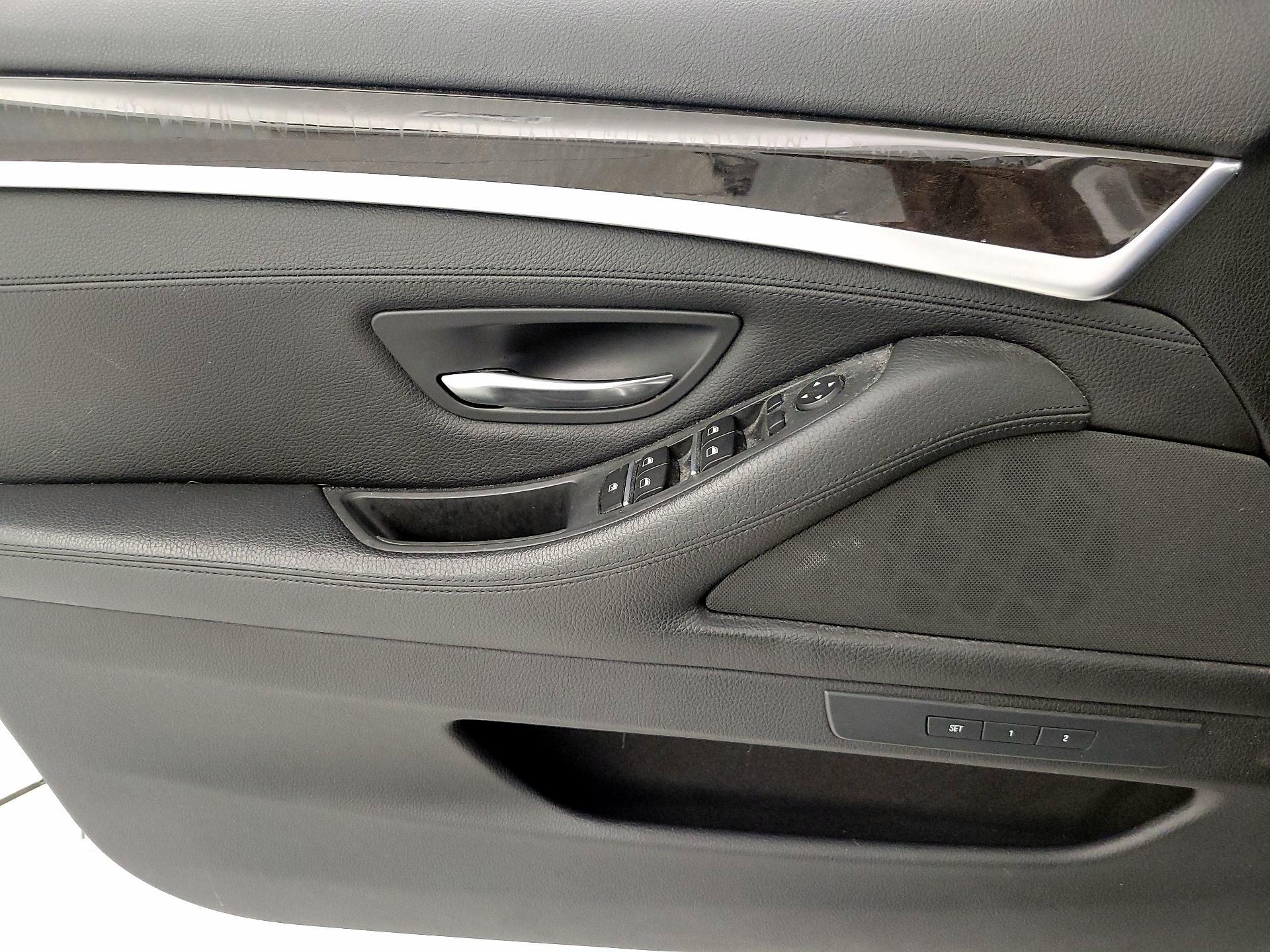 Thumbnail: 2016 BMW 5 Series - 12