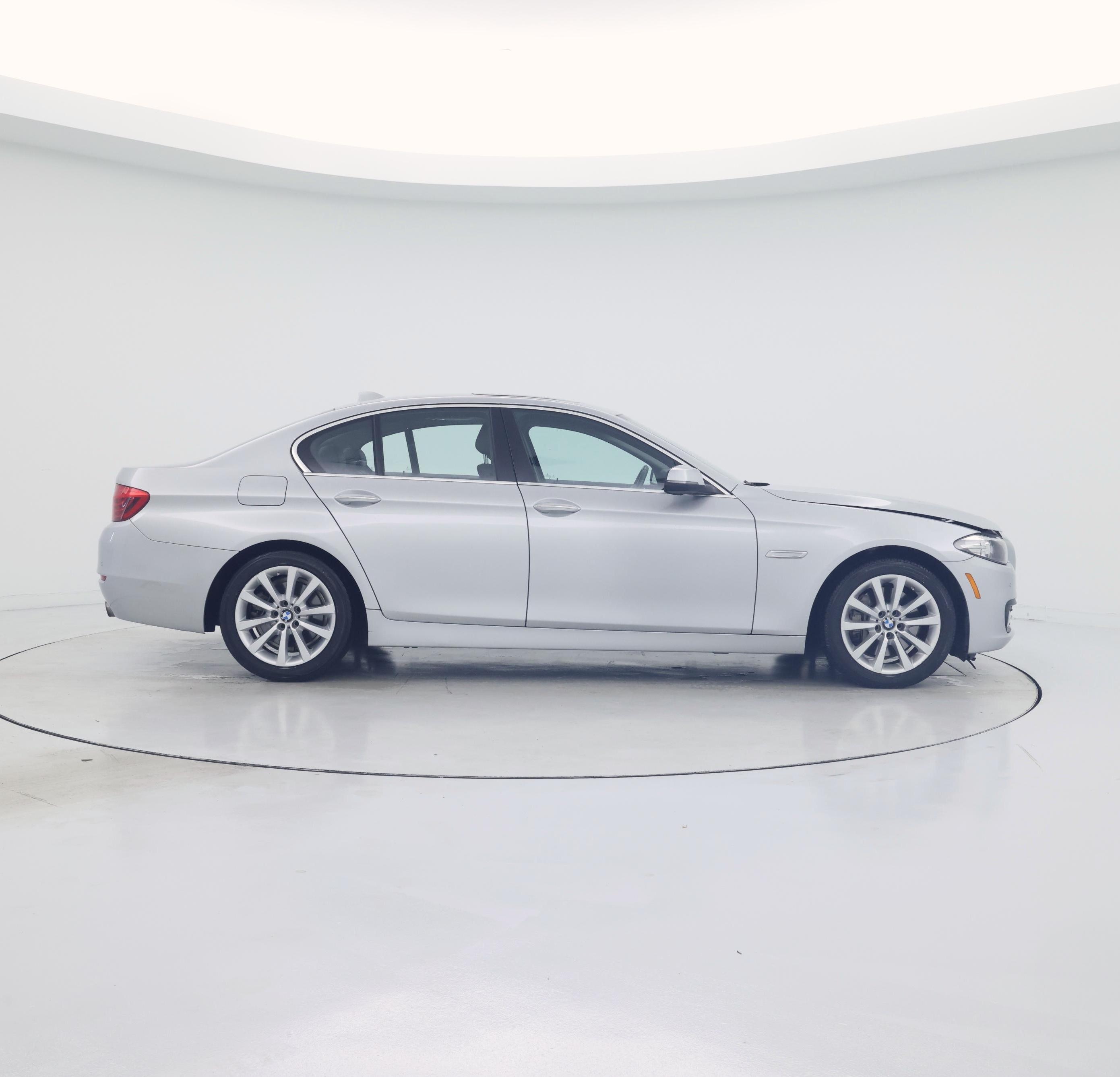 Thumbnail: 2016 BMW 5 Series - 7