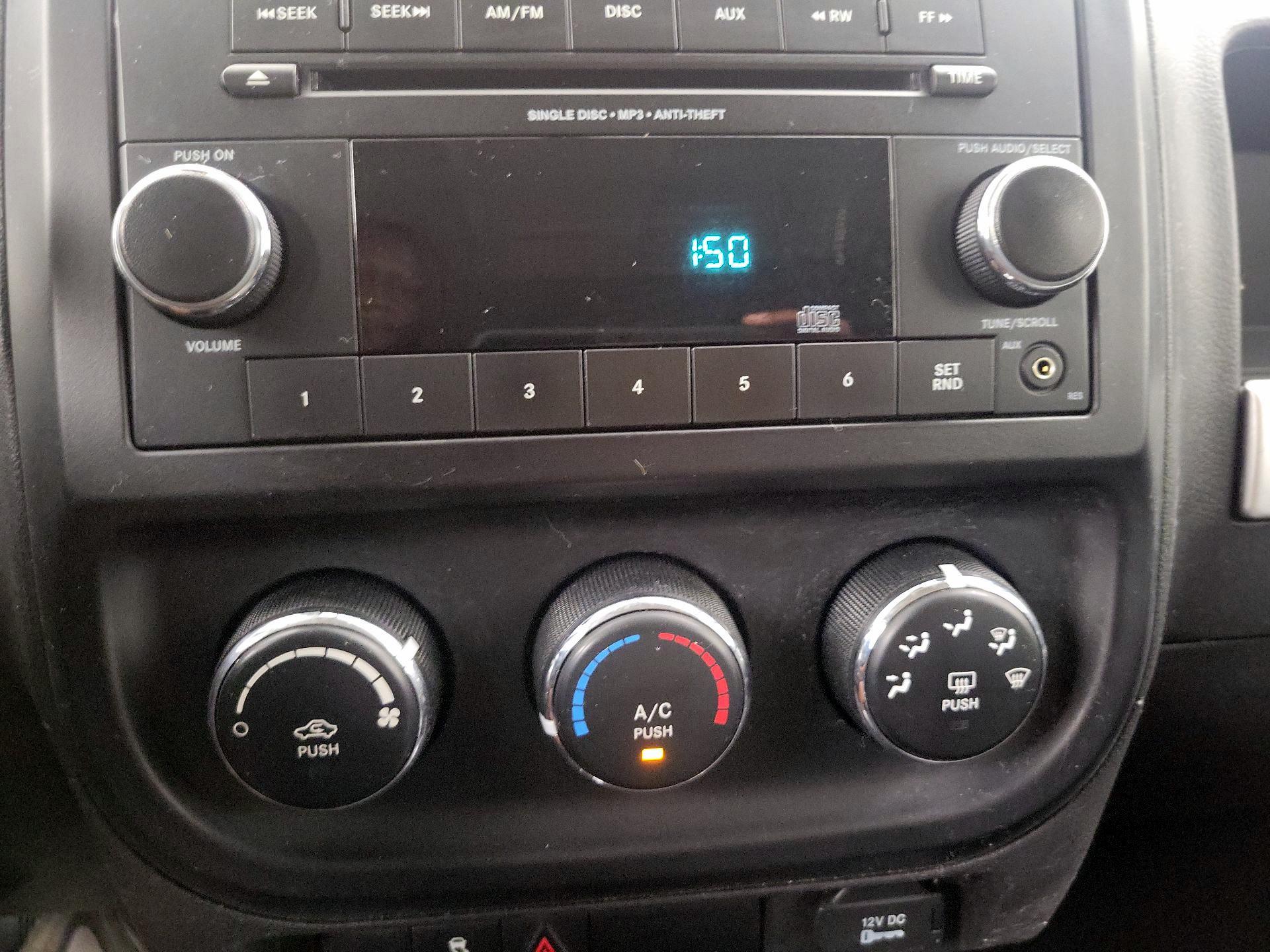 Thumbnail: 2014 Jeep Compass - 17