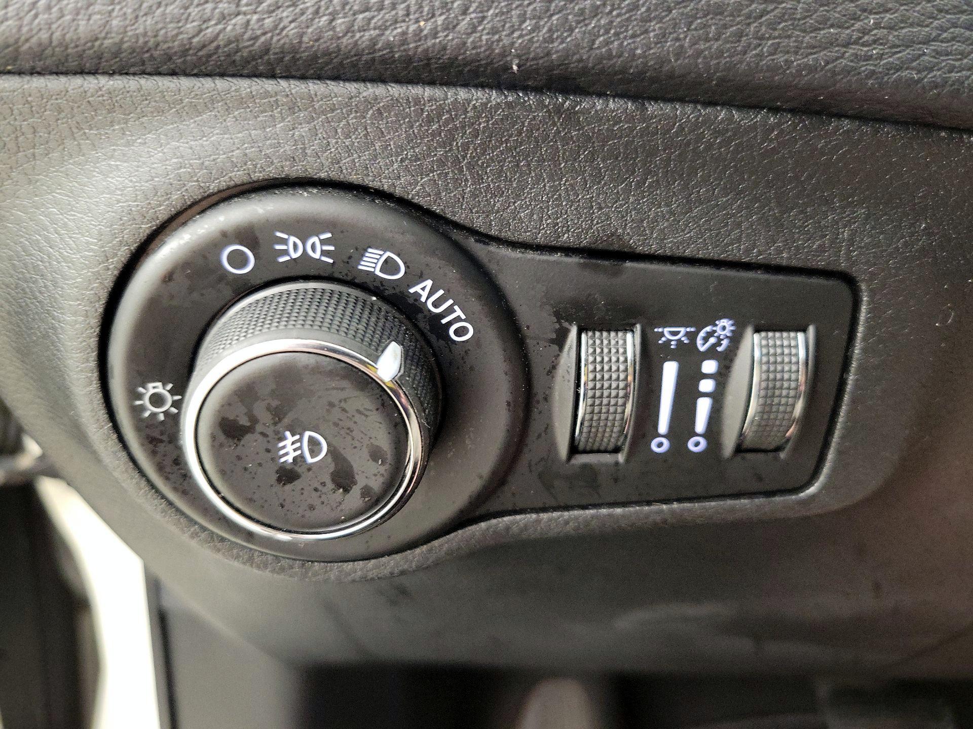 Thumbnail: 2017 Jeep Compass - 13