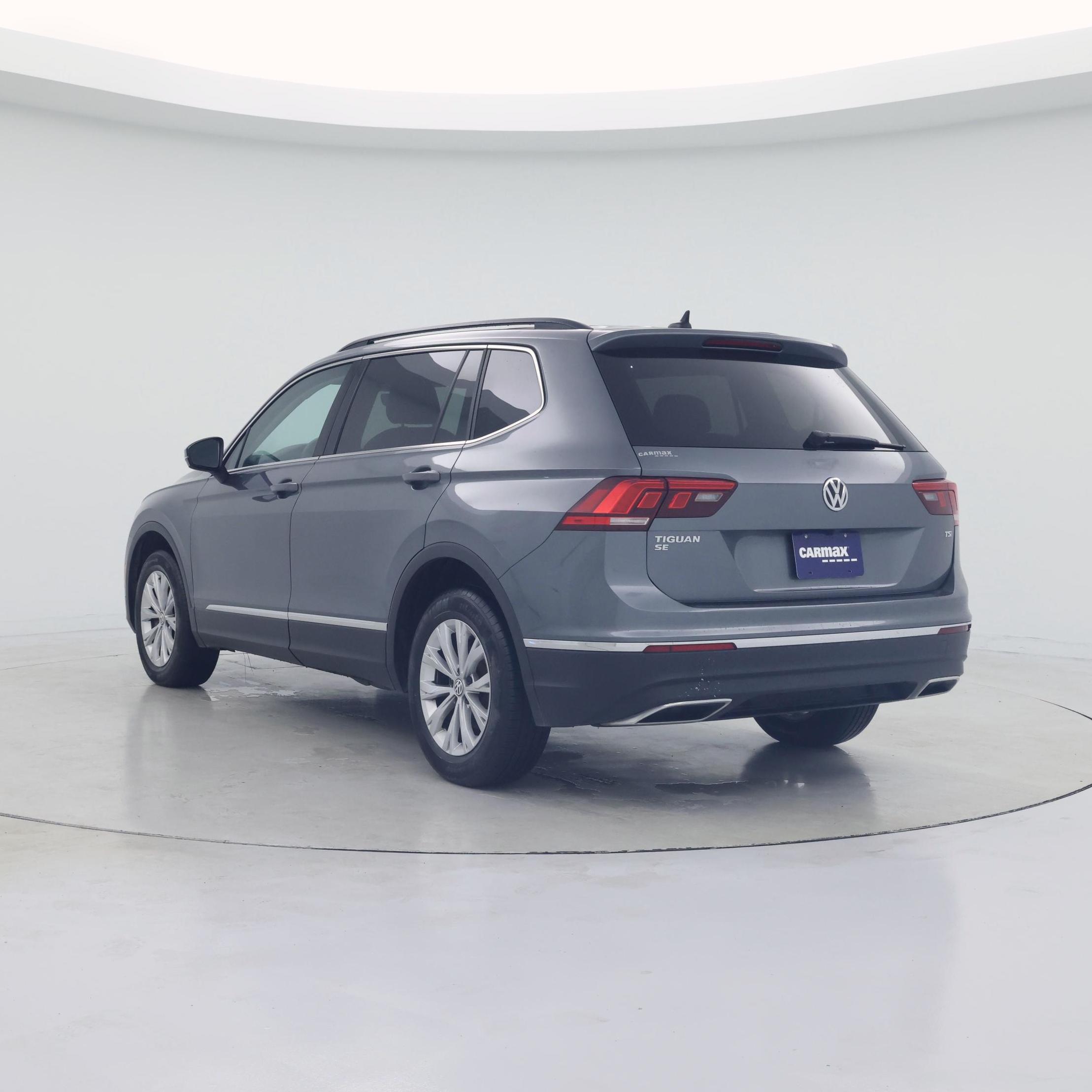 Thumbnail: 2018 Volkswagen Tiguan - 2