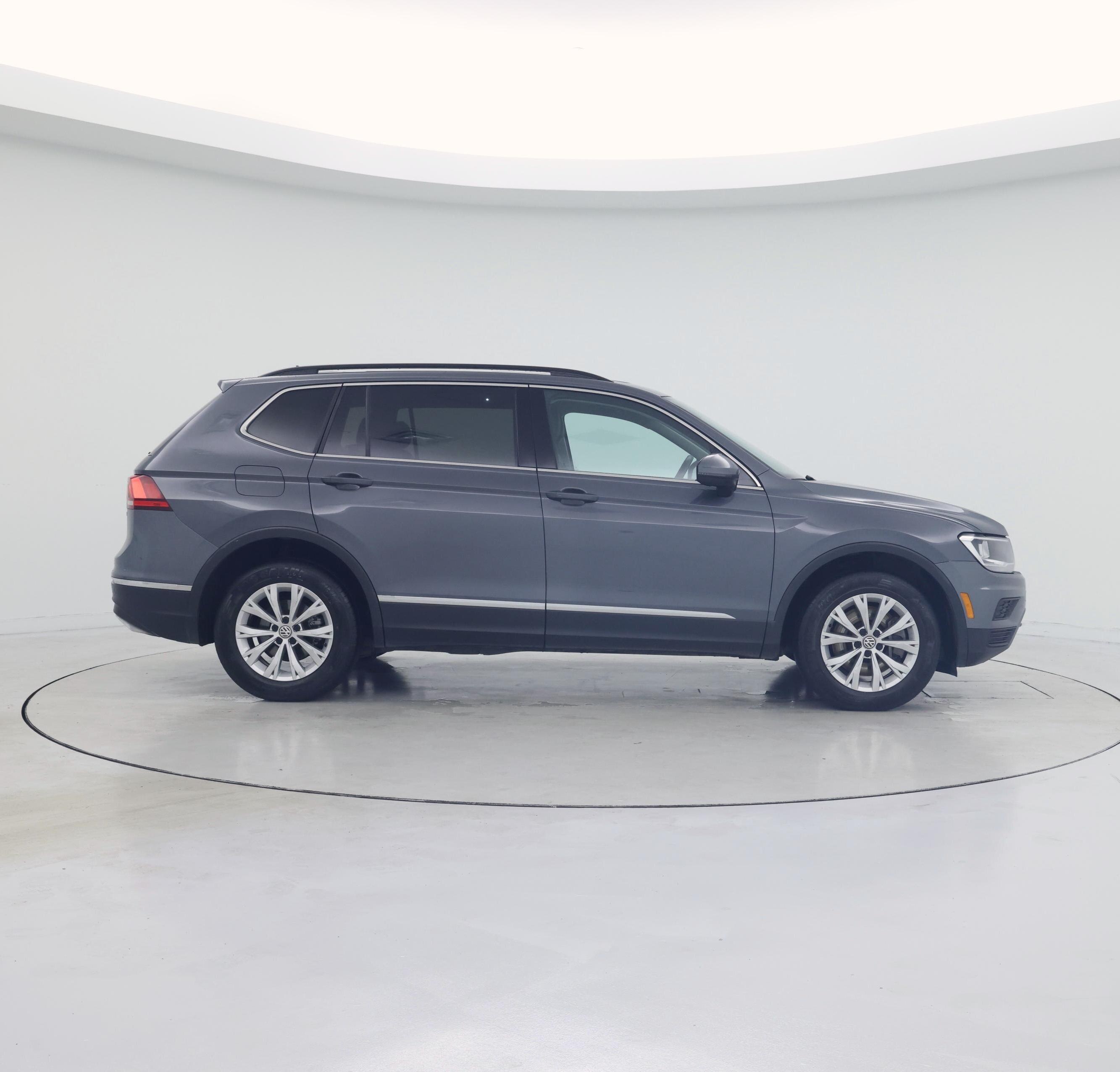 Thumbnail: 2018 Volkswagen Tiguan - 7