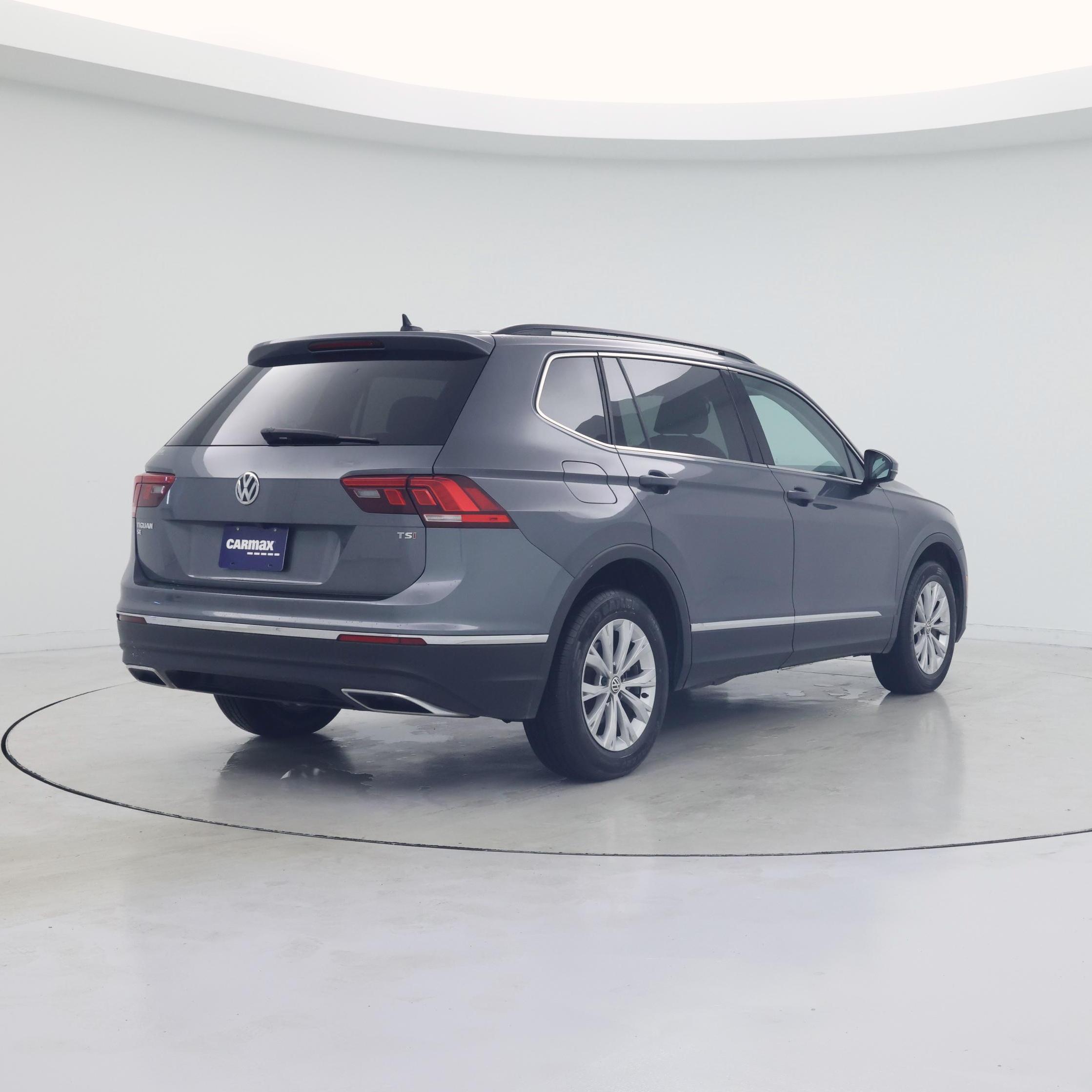 Thumbnail: 2018 Volkswagen Tiguan - 8
