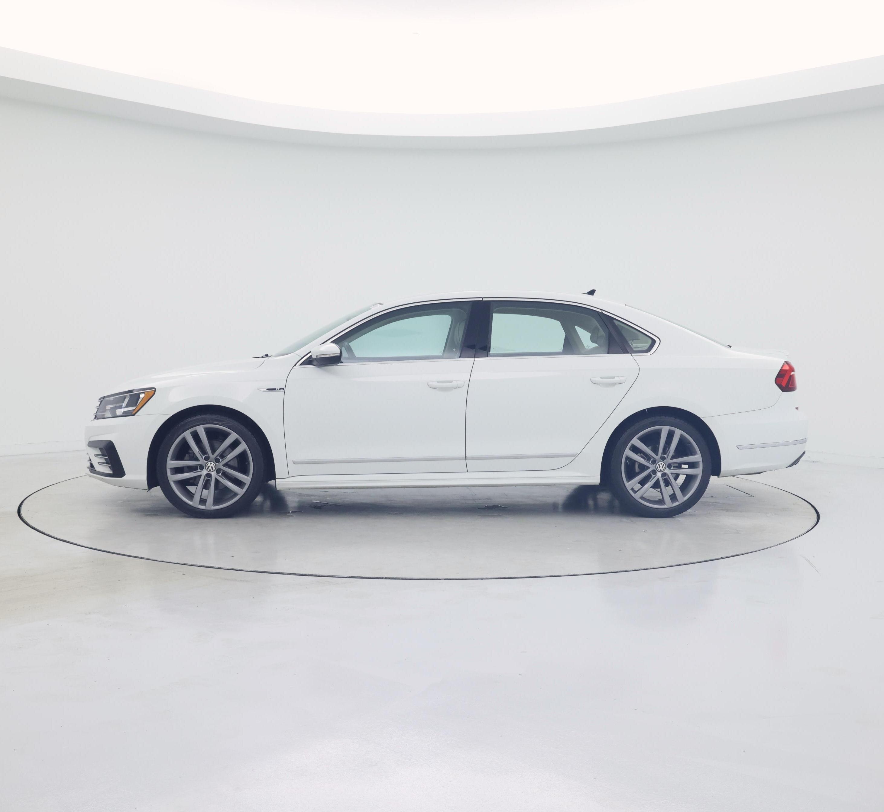Thumbnail: 2017 Volkswagen Passat - 3