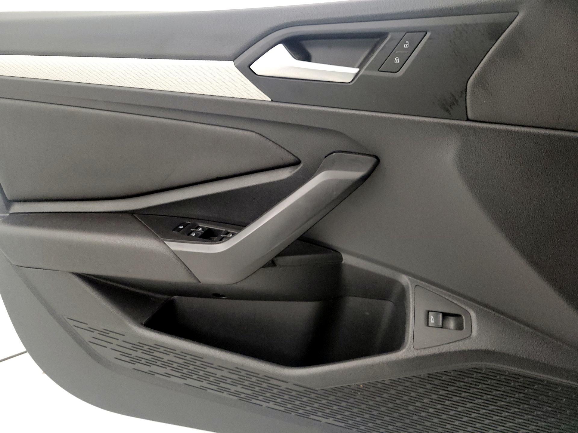Thumbnail: 2019 Volkswagen Jetta - 12