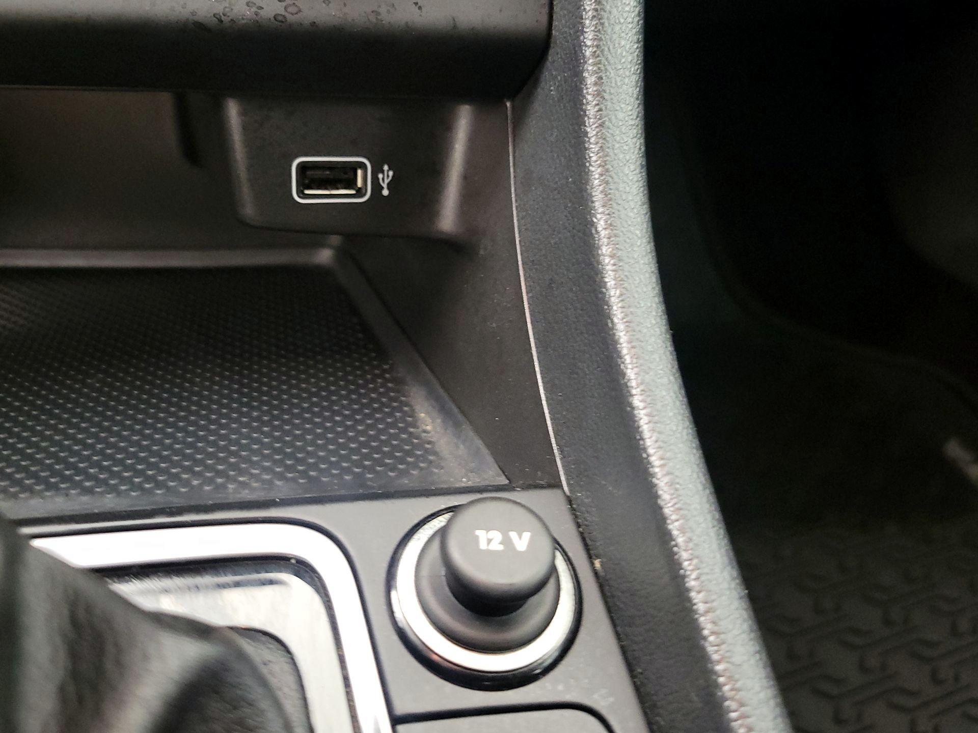 Thumbnail: 2019 Volkswagen Jetta - 18