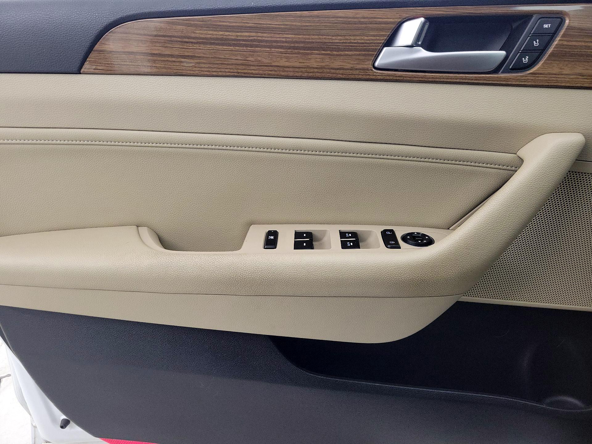 Thumbnail: 2015 Hyundai Sonata - 12