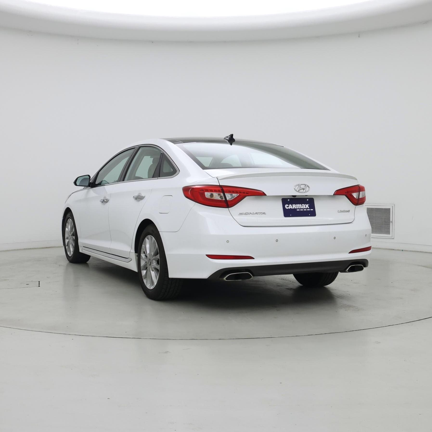 Thumbnail: 2015 Hyundai Sonata - 2