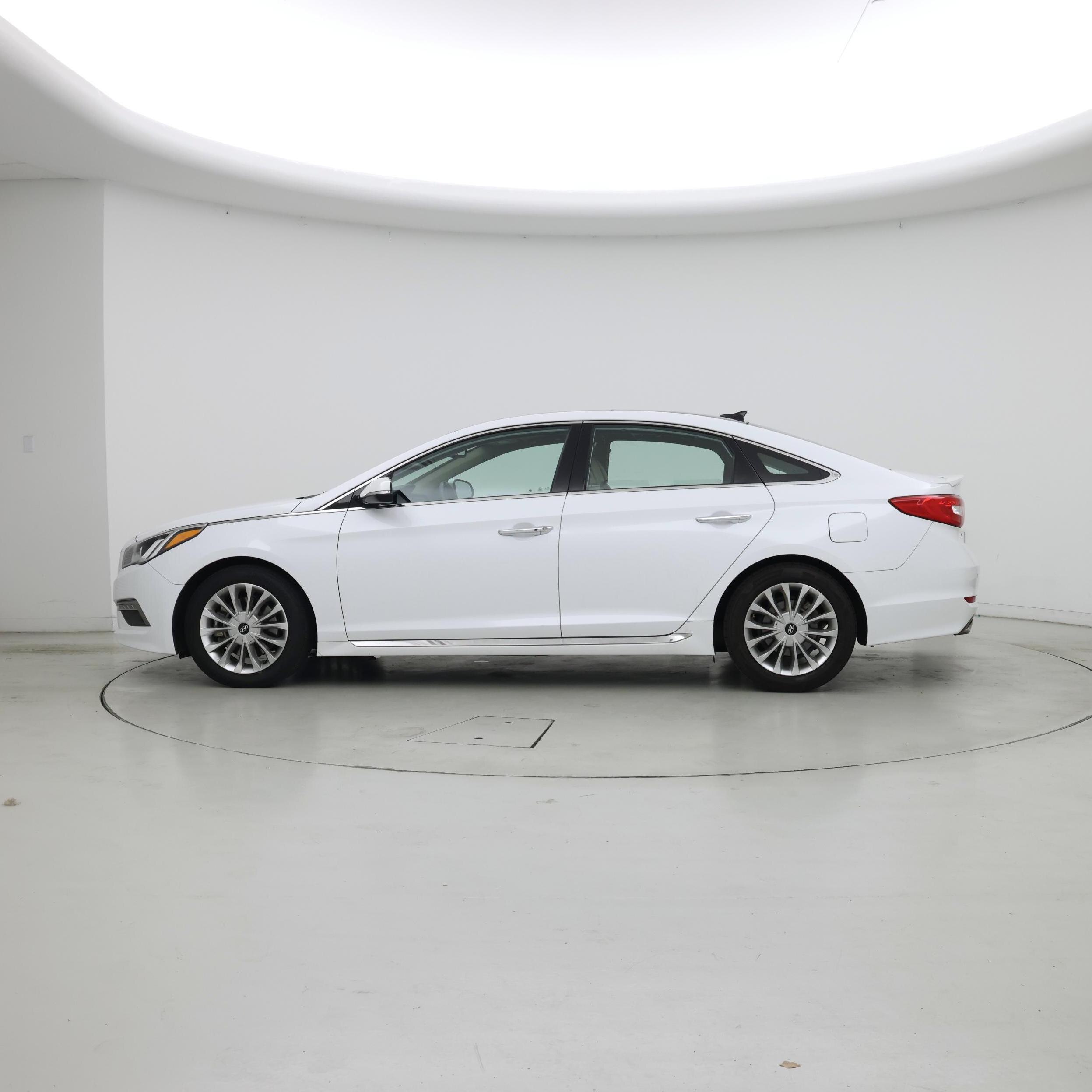 Thumbnail: 2015 Hyundai Sonata - 3