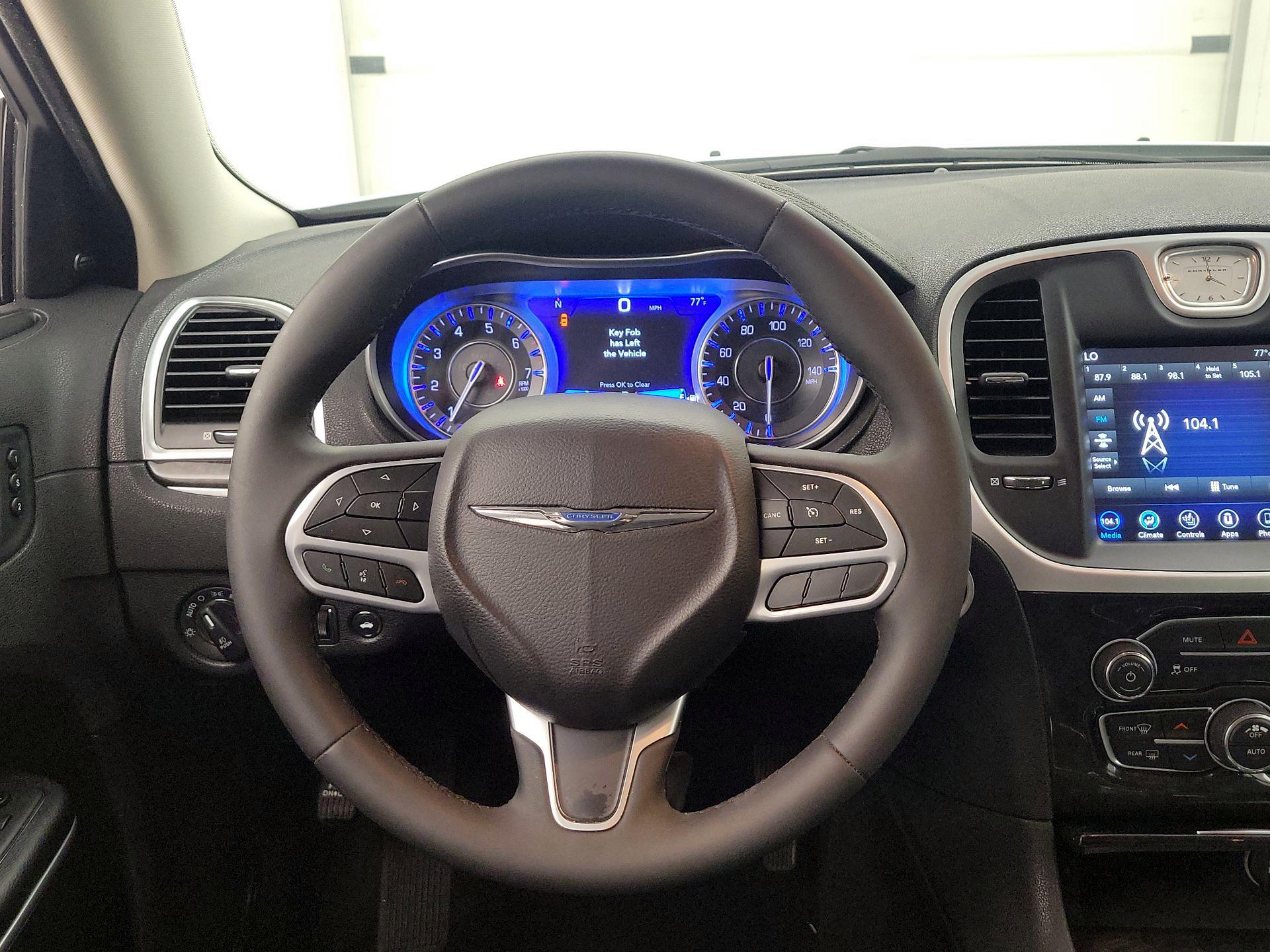 Thumbnail: 2023 Chrysler 300 - 10