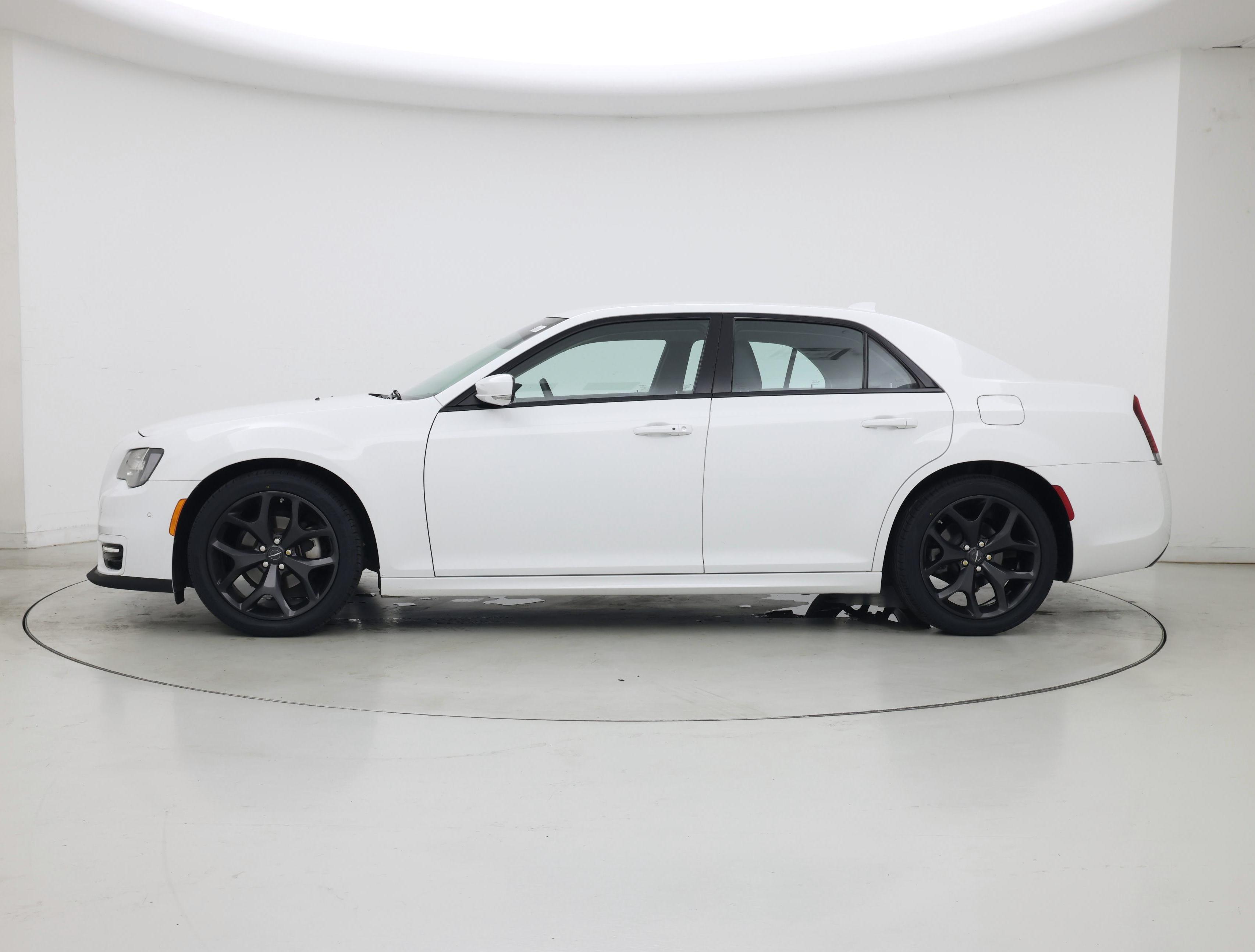 Thumbnail: 2023 Chrysler 300 - 3