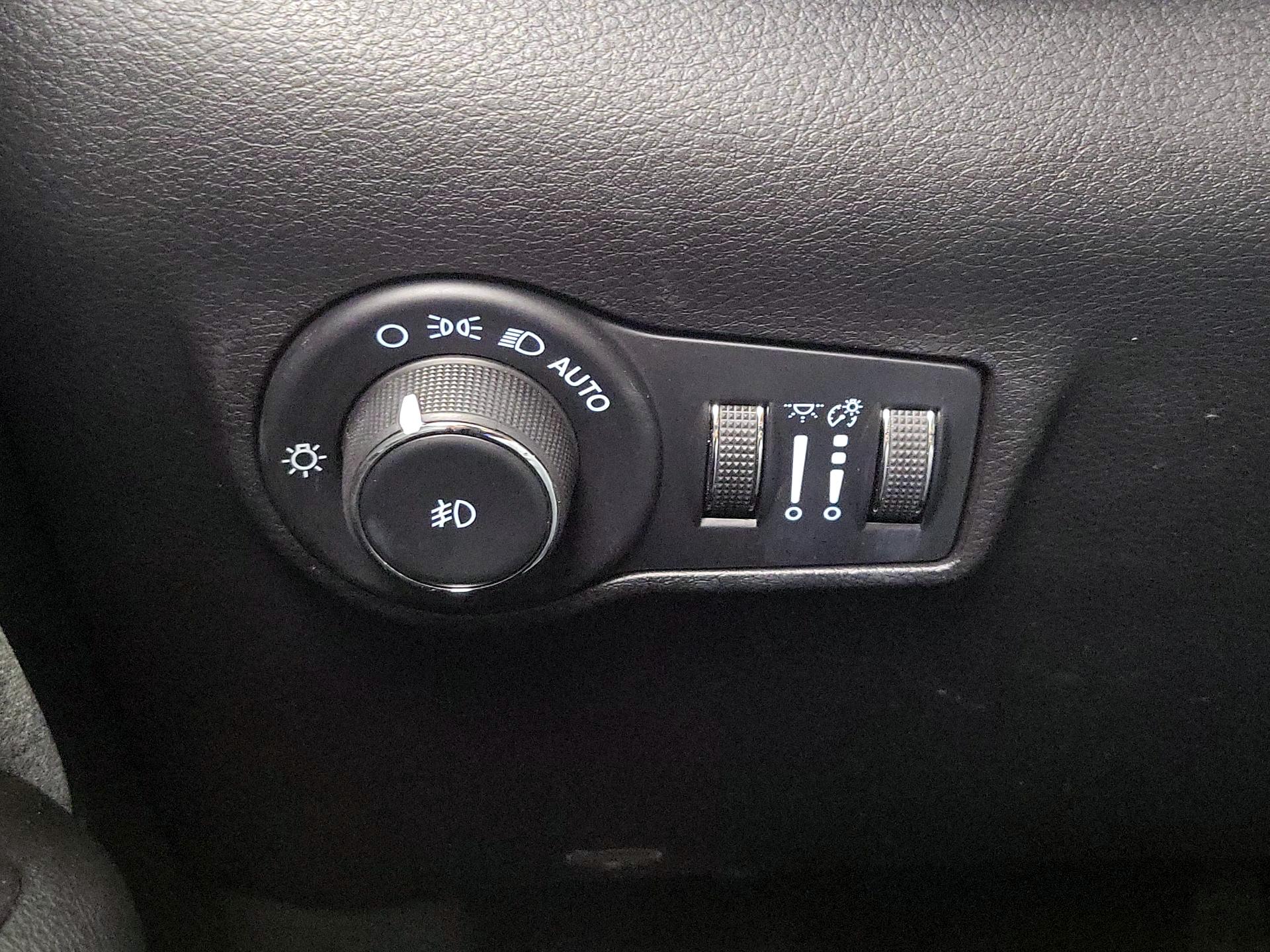 Thumbnail: 2022 Jeep Compass - 13