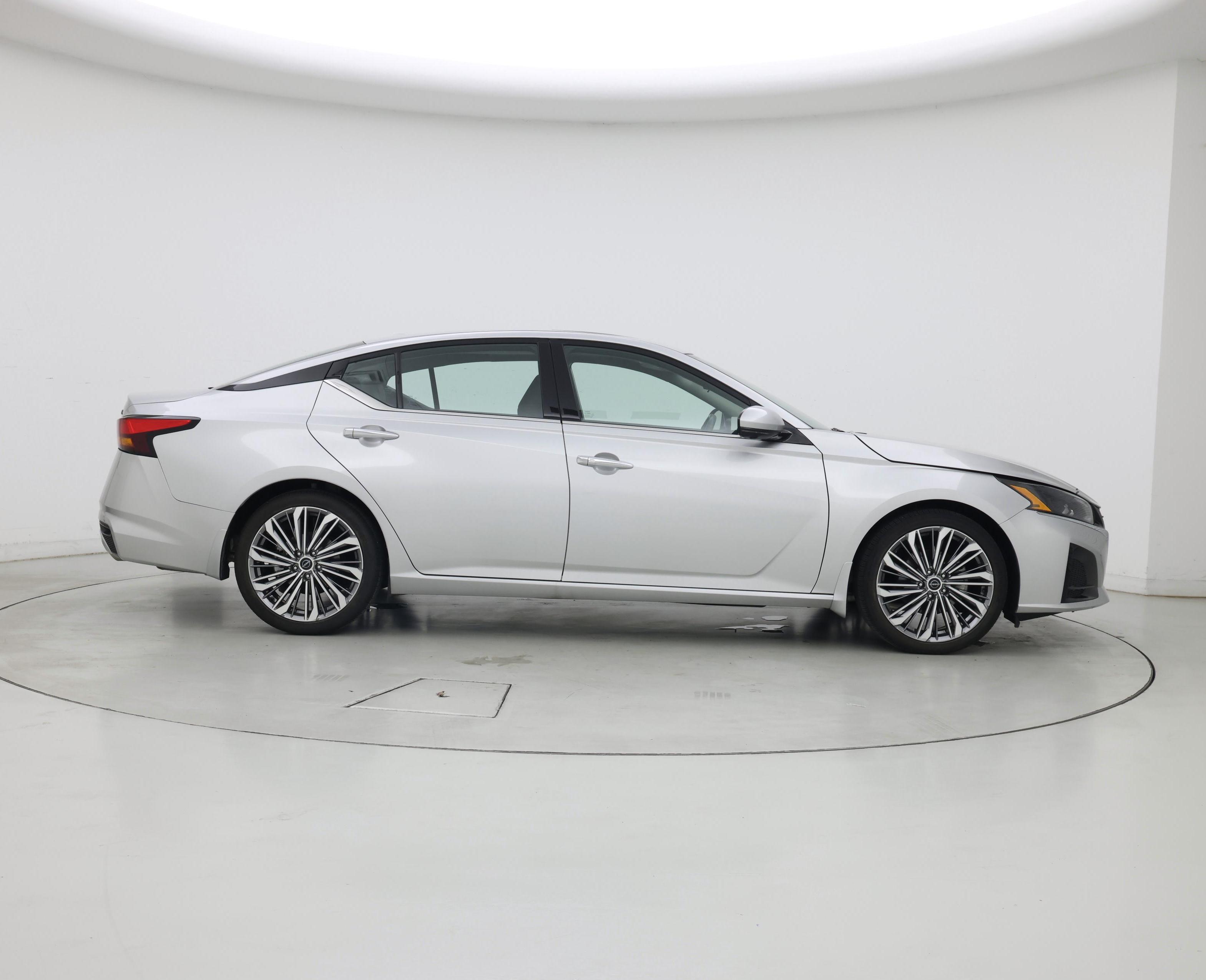 Thumbnail: 2023 Nissan Altima - 7